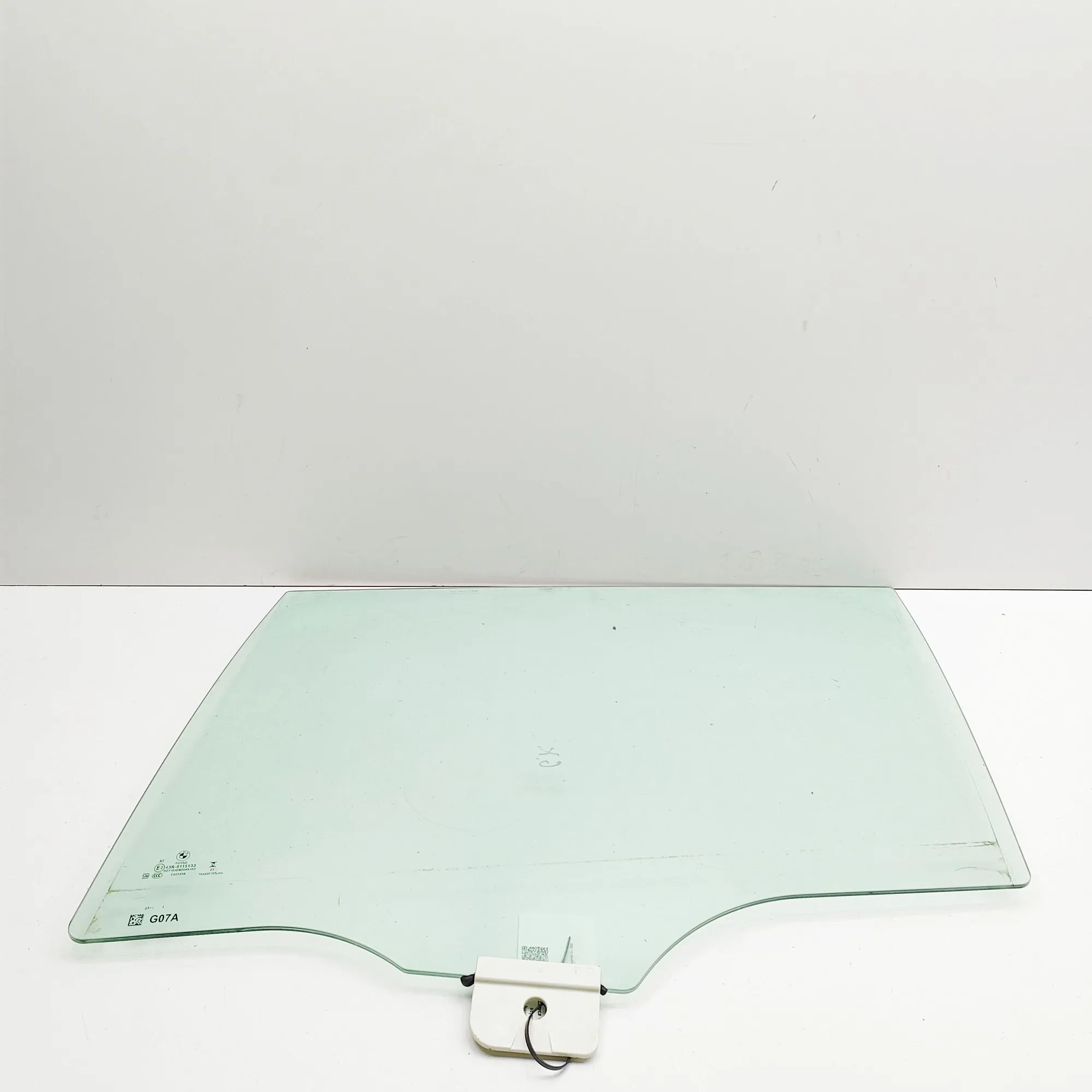 BMW X7 (G07) Rear Left Door Window 43R-0115133, 8496027 Rear Left Door Window BMW ...