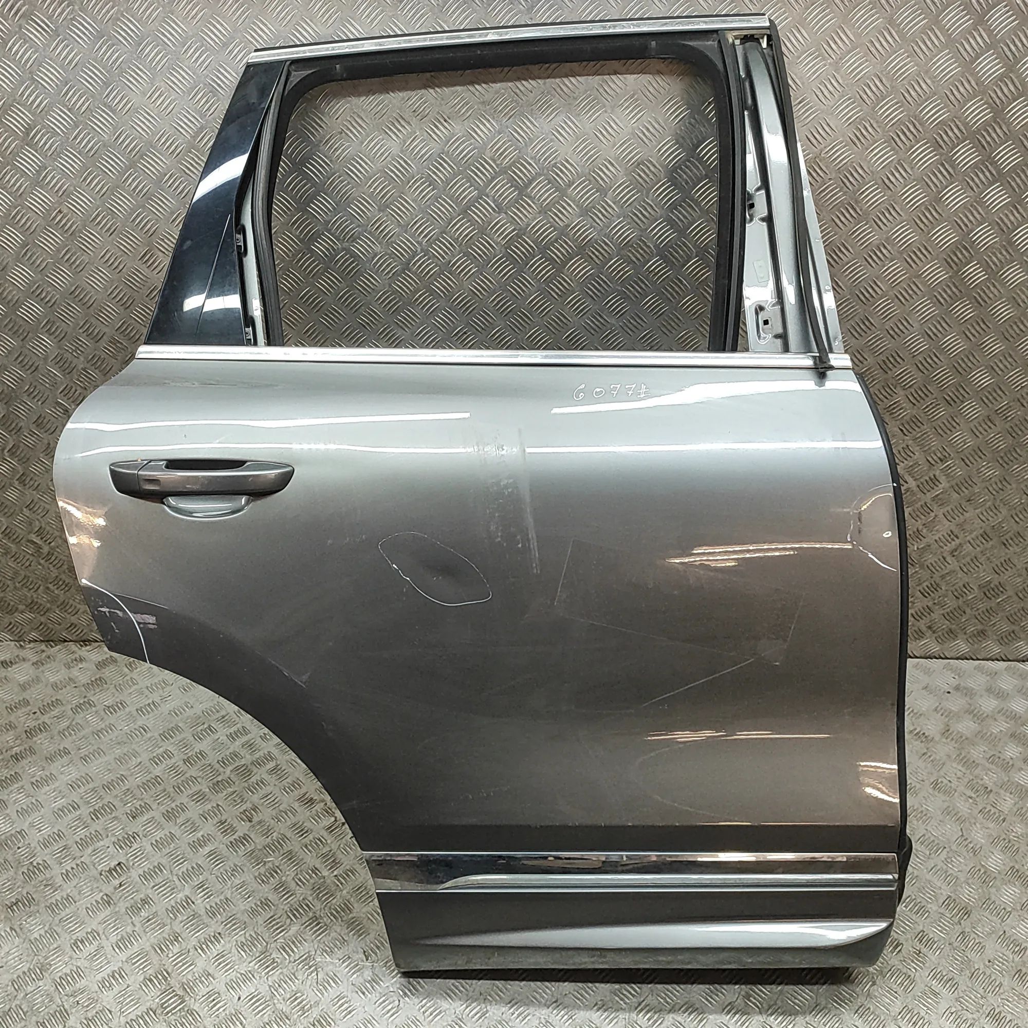 Volkswagen Touareg Rear Right Door 7P0833312 Rear Right Door VW TOUAREG (7P5) (200...