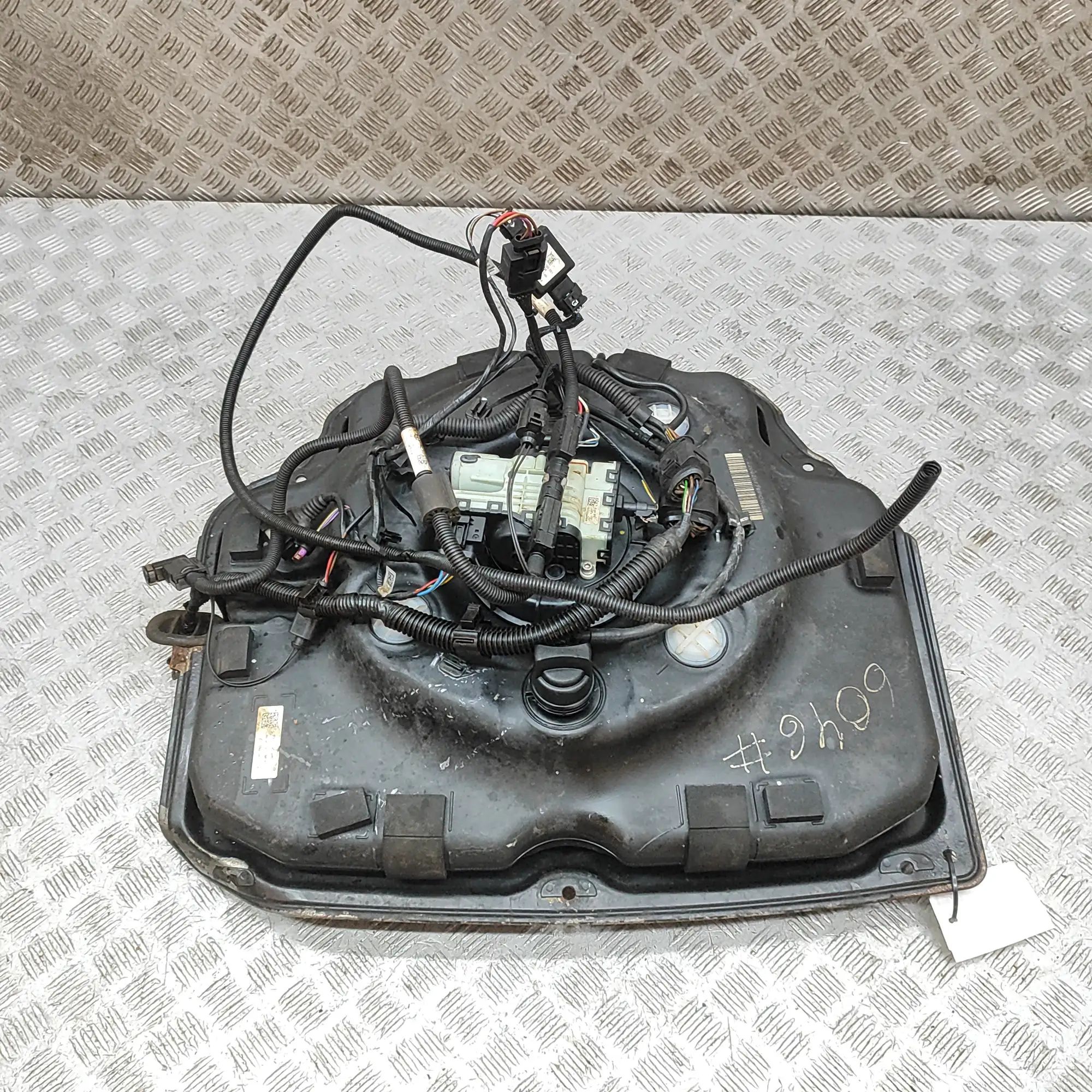 Volkswagen Touareg Adblue paak  0928404016, 7P0131878 AdBlue Tank VW TOUAREG (7...