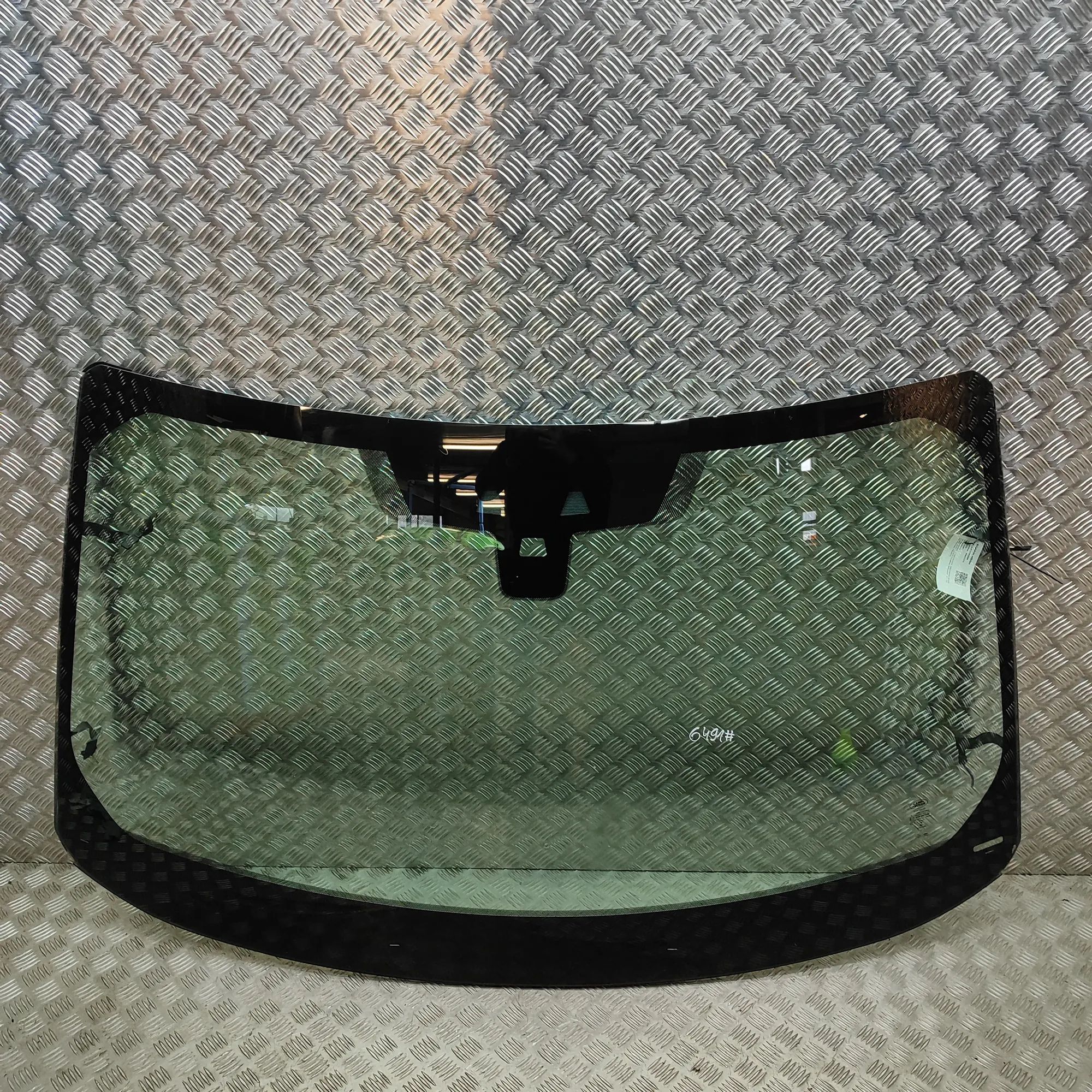 Land Rover Discovery Sport Front Windshield