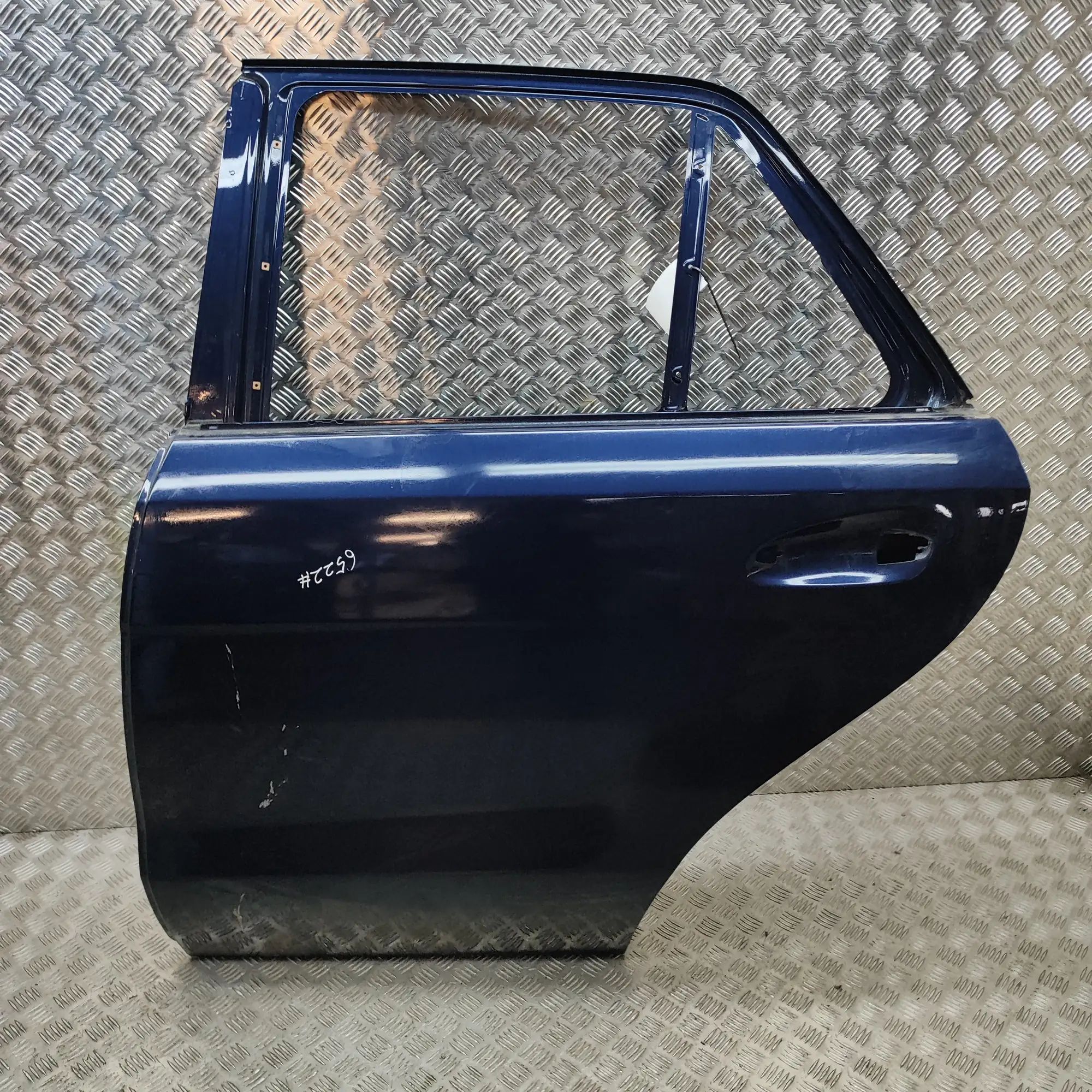 Mercedes-Benz ML / GLE (W166) Rear Left Door A1667300105 Rear Left Door MERCEDES-BENZ GLE (W...