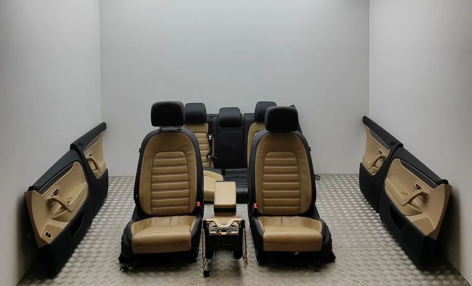 Volkswagen Passat CC / CC Interior Seats W/ Door Cards Kit 3C8867011, 3C8867211, 3C8867212, 3C8867012, 3C8...