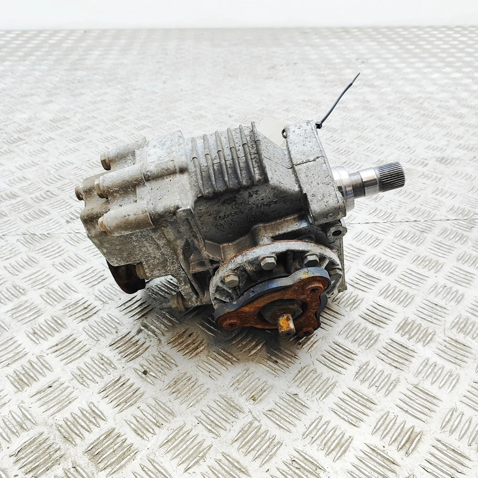 Skoda Superb (3T) Vahekast / nurkreduktor 0AV409053T Transfer Box SKODA SUPERB (II Estate...