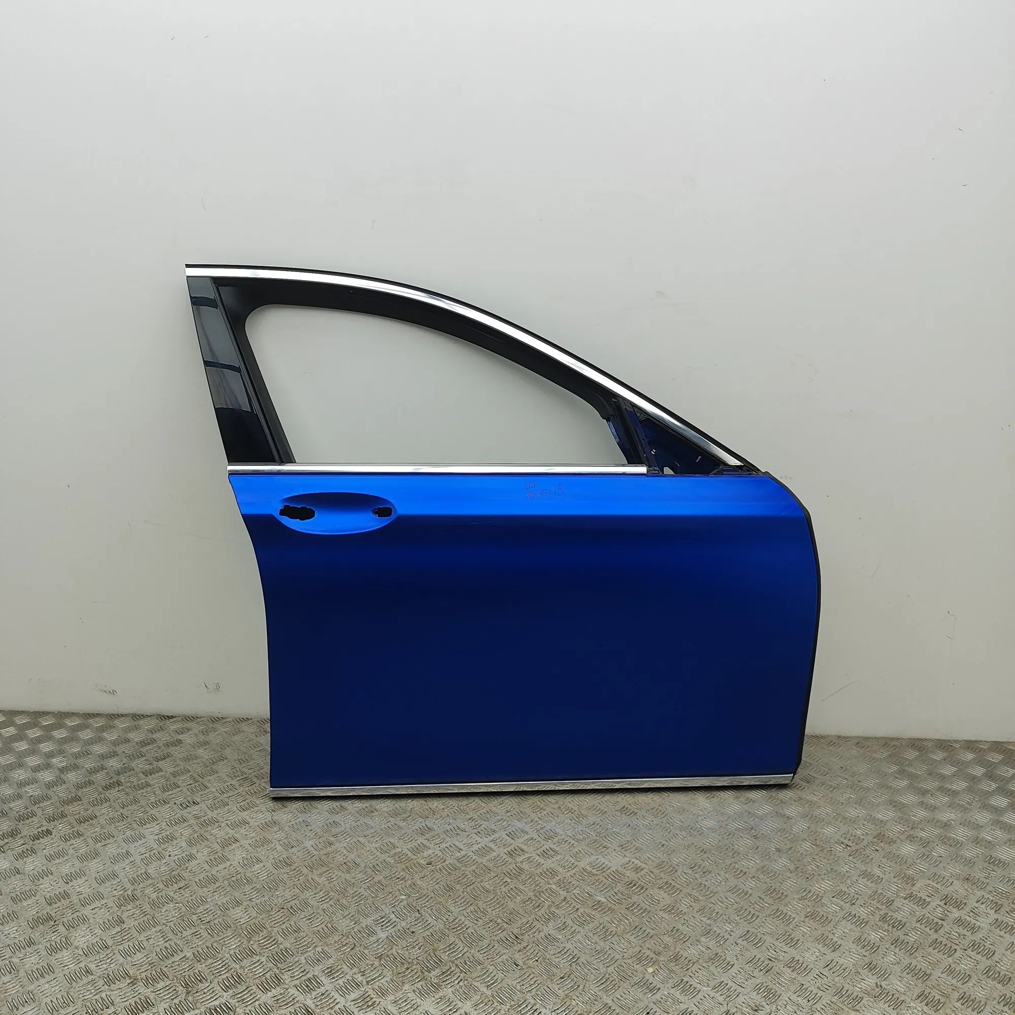 BMW 7 (G11 / G12) Front Right Door 7485140, E24502-104, 41517423700 Front Right Do...