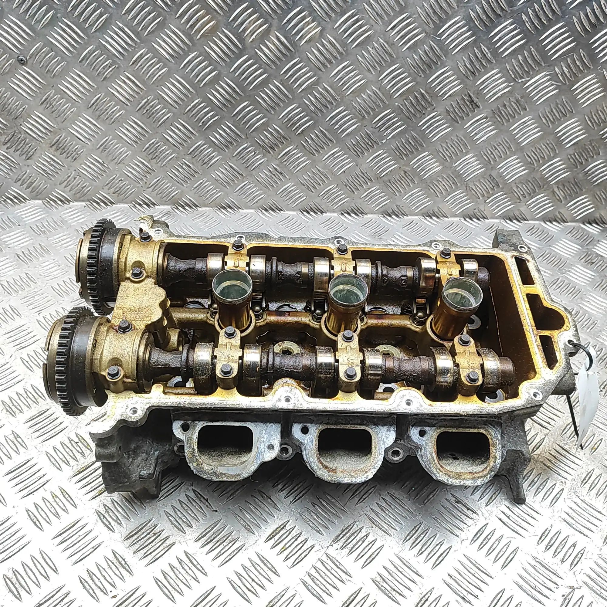 Chevrolet Camaro Right Side Engine Head 12635460, 12635458, 12633959 Right Side Engine ...