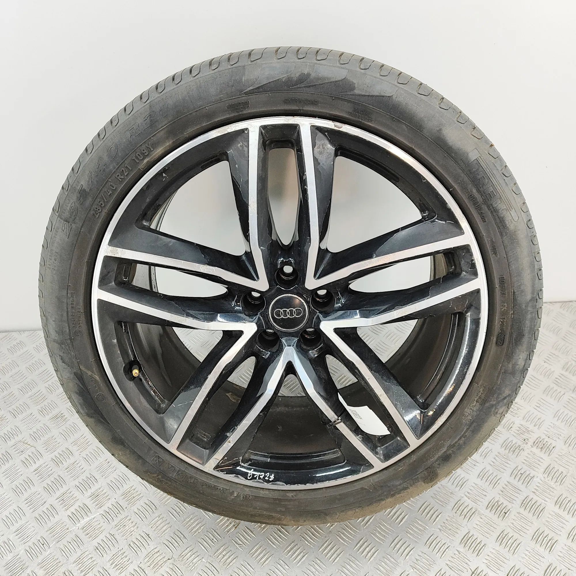 Audi Q7 (4M) Alloy Wheel 4M0601025T Alloy Wheel AUDI Q7 (4M) (2015-...)
...