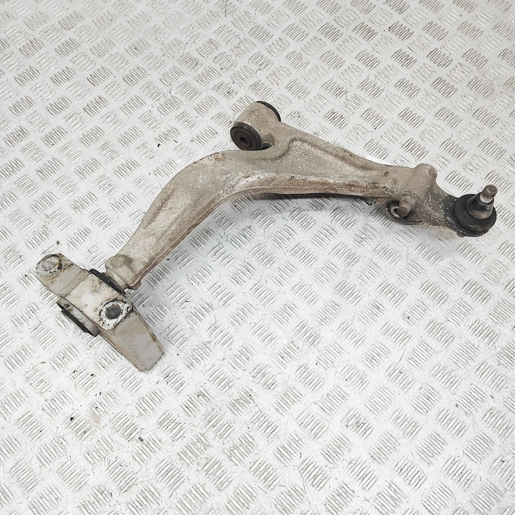 Nissan GT-R Front Left Lower Control Arm 54501-KB50A Front Left Lower Control Arm NISSAN...