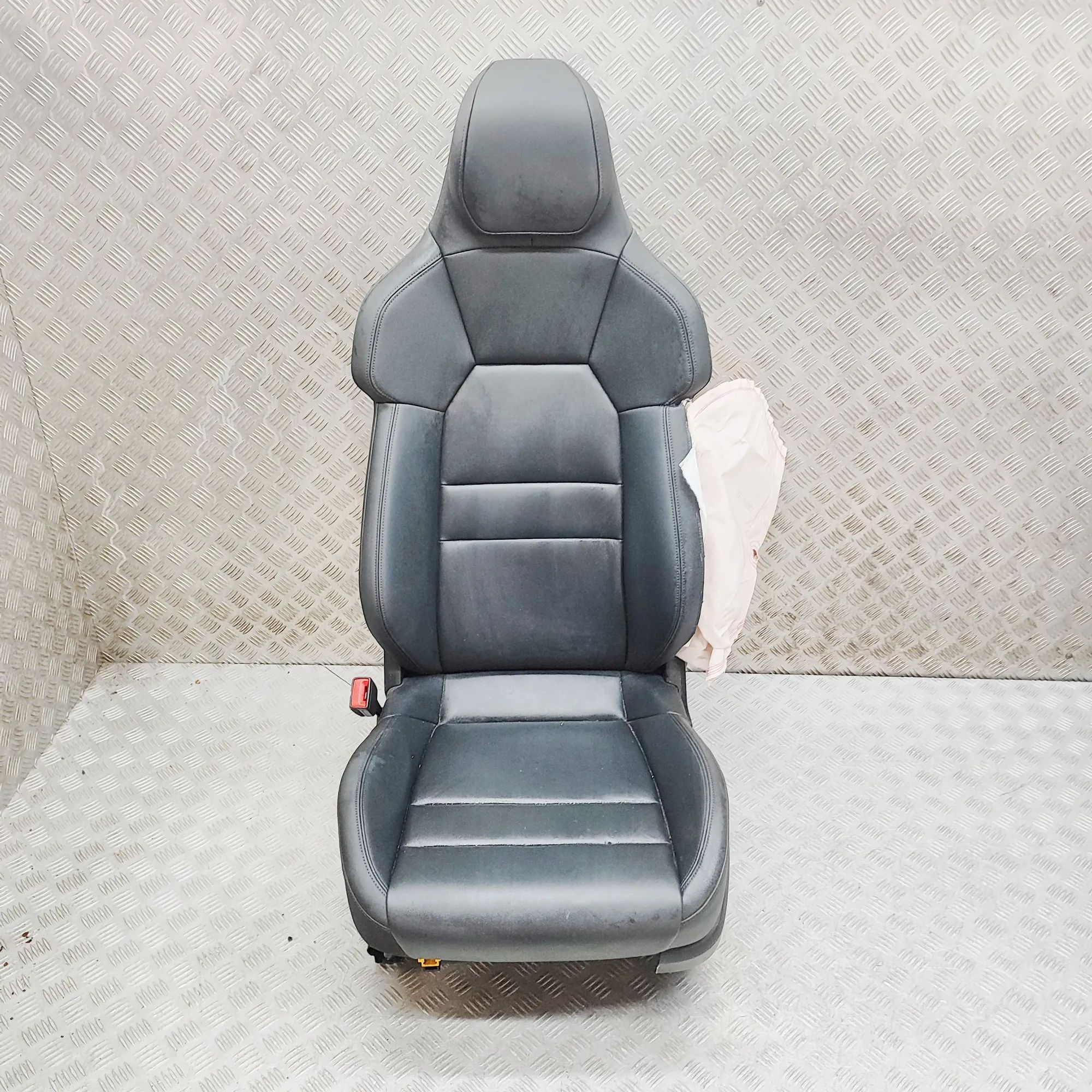 Audi e-tron GT (FW) Front Left Seat 9J1881105A Front Left Seat AUDI E-TRON GT (Salo...