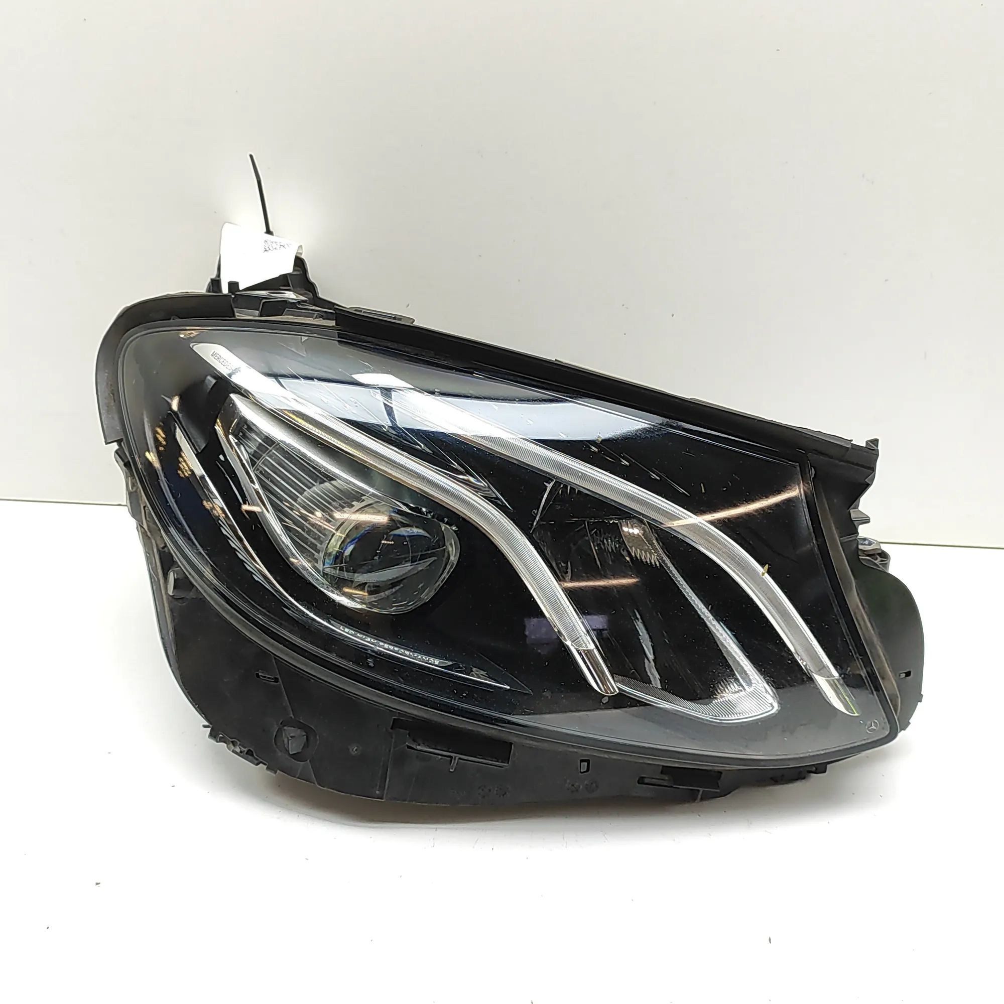 Mercedes-Benz A (W176) Front Right Headlight A2139064204 Front Right Headlight MERCEDES-BENZ...