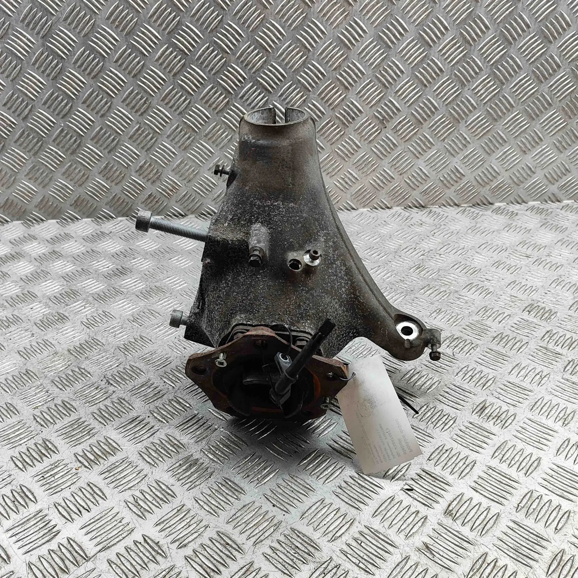 Porsche 911 (991) Front Right Wheel Hub 99134165805 Front Right Wheel Hub PORSCHE 911 (...