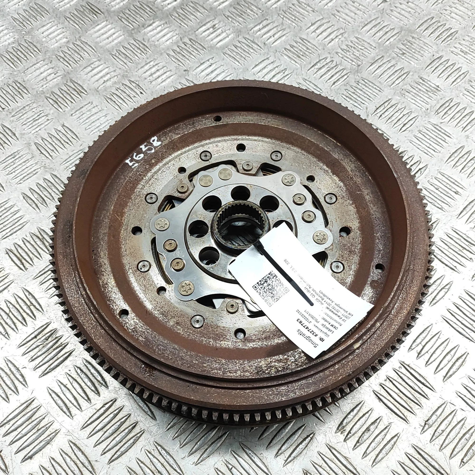 Audi Q3 (8U) Flywheel Disc Automatic 07K105266C Flywheel Disc Automatic AUDI Q3 (8U)...