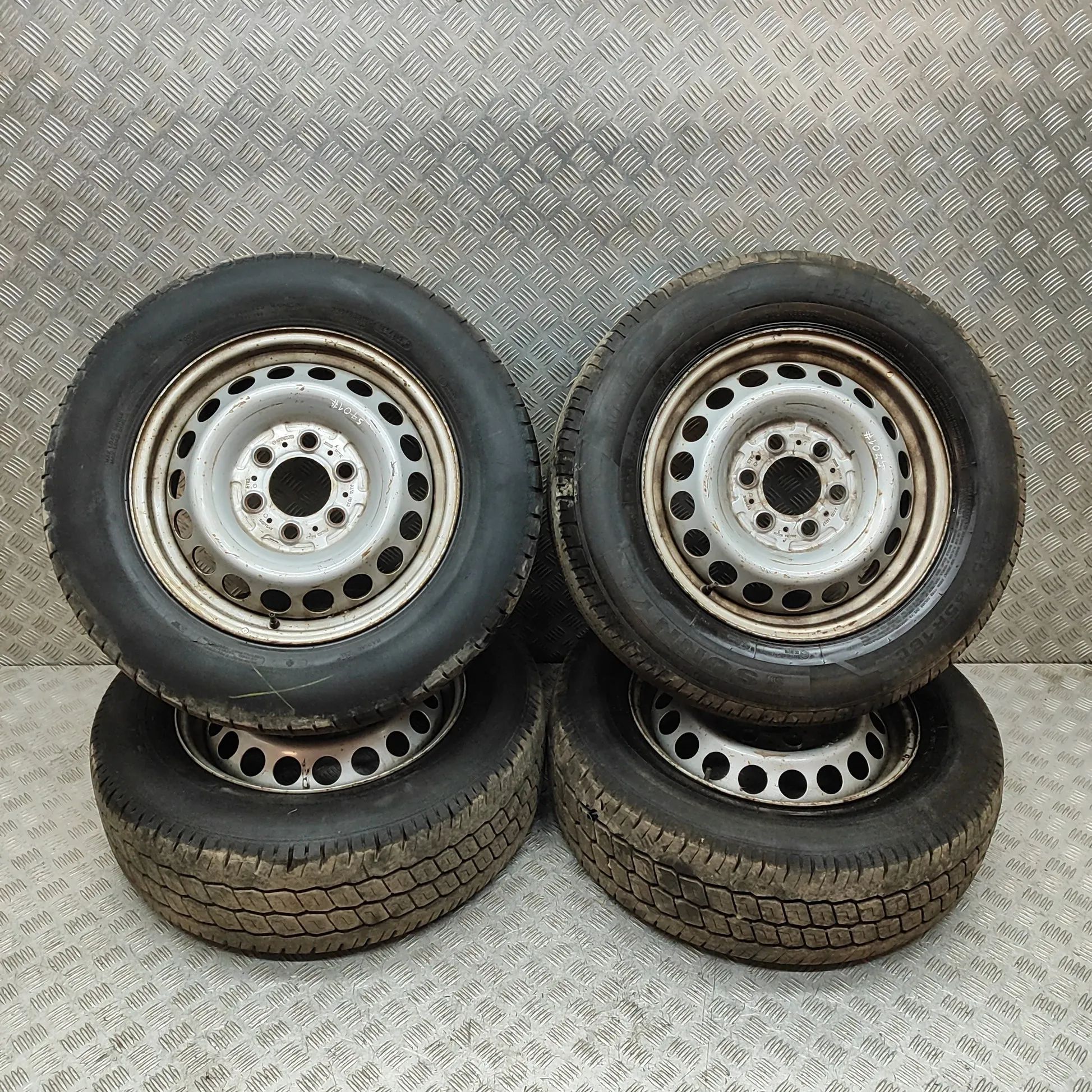 Mercedes-Benz Sprinter (W907 / W910)  Alloy Wheel Set A9104011300 Alloy Wheel Set MERCEDES-BENZ SPRIN...