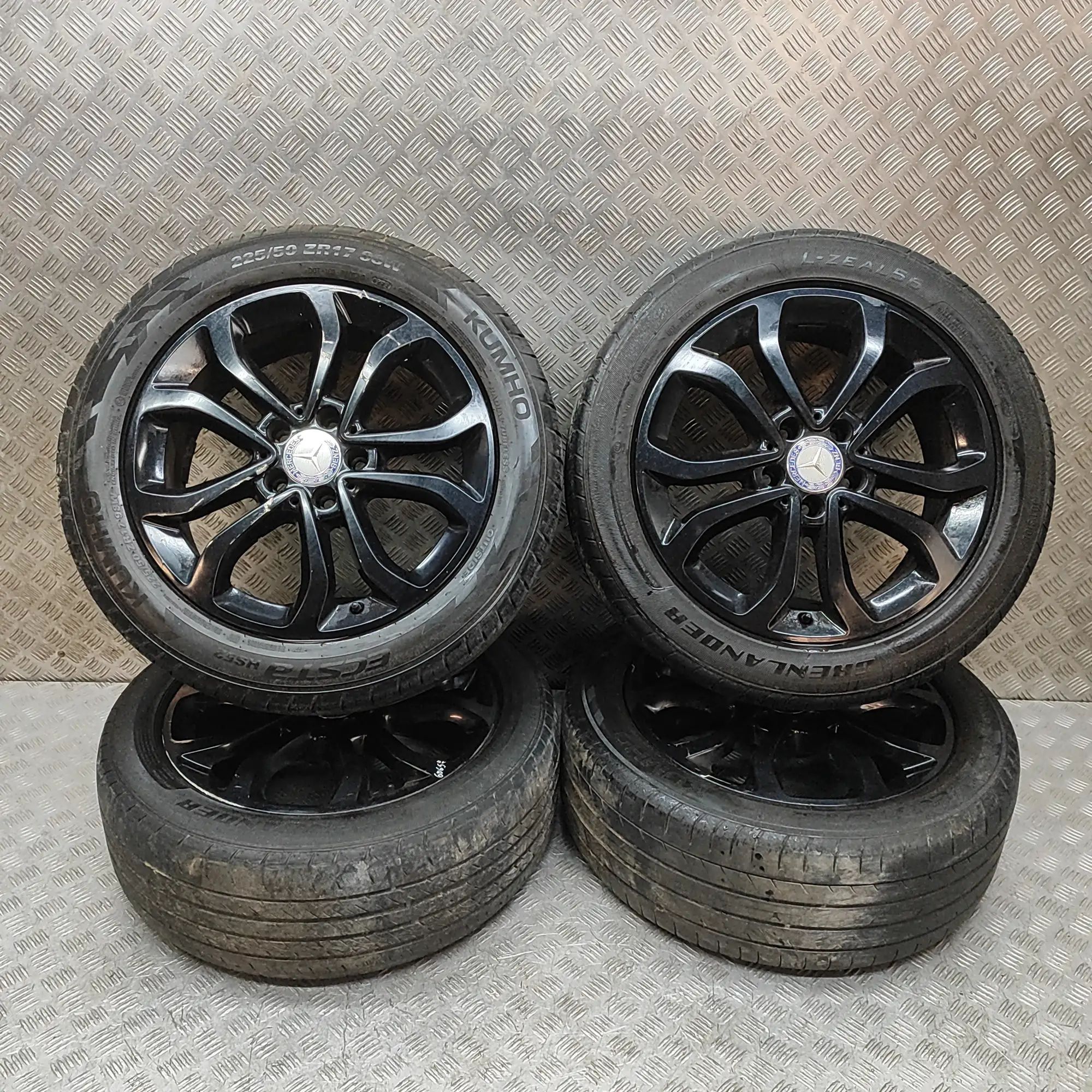 Mercedes-Benz A (W176) Alloy Wheel Set A2054010200 Alloy Wheel Set MERCEDES-BENZ C-CLA...