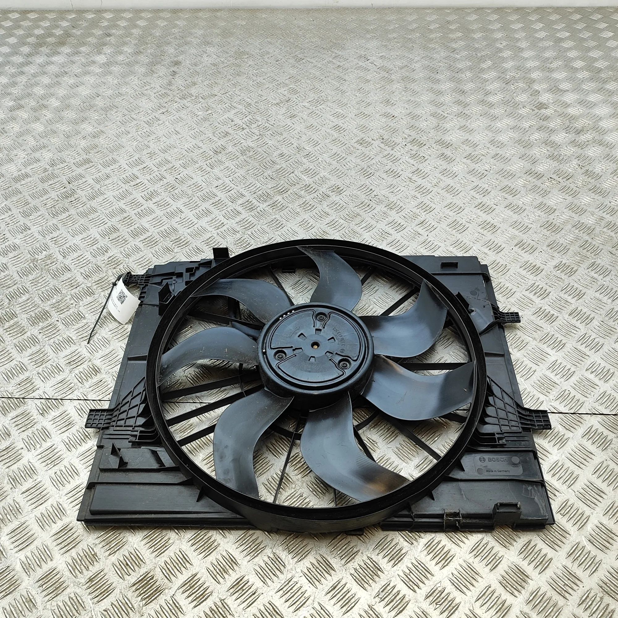 Mercedes-Benz A (W177) Engine Cooling Fan Shroud 0130707483, A0999063802 Engine Cooling Fan Shro...