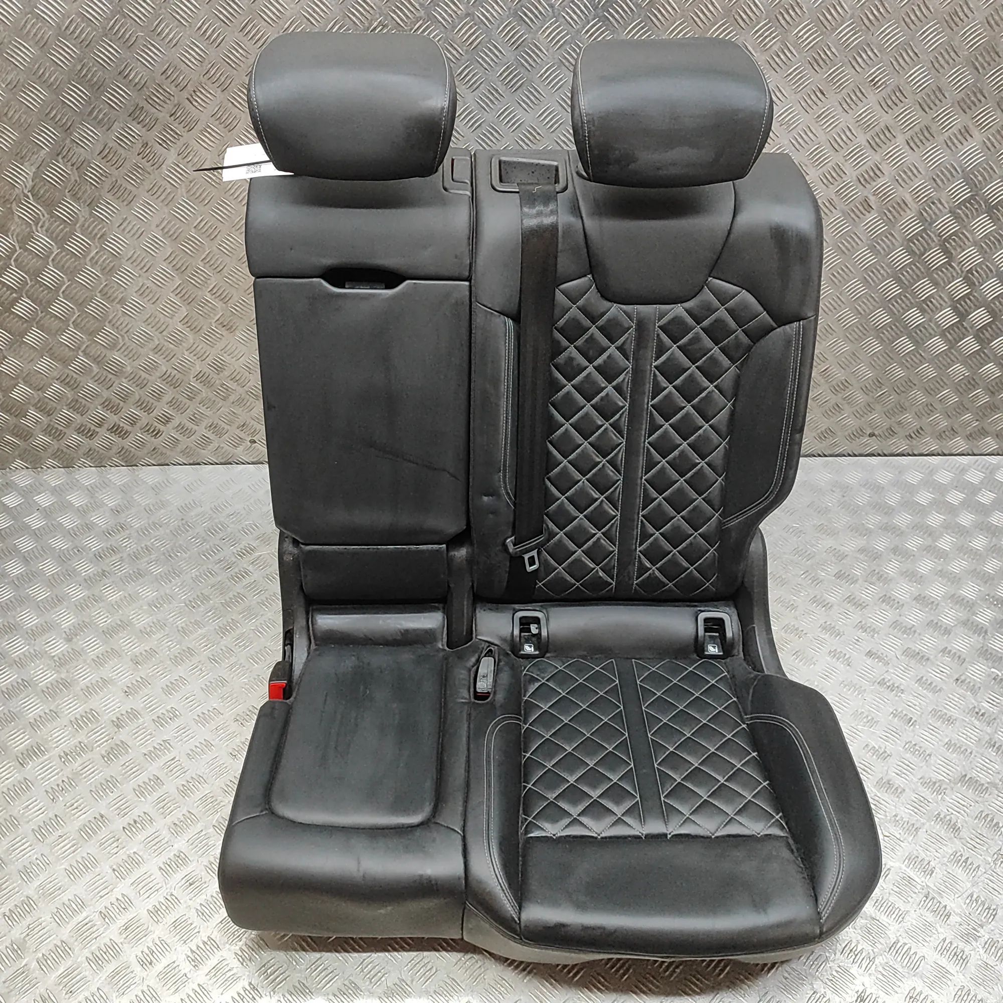 Audi Q5 (8R) Takapenkki 80A885805P, 80A885405P Rear Seat AUDI Q5 (FY) (...
