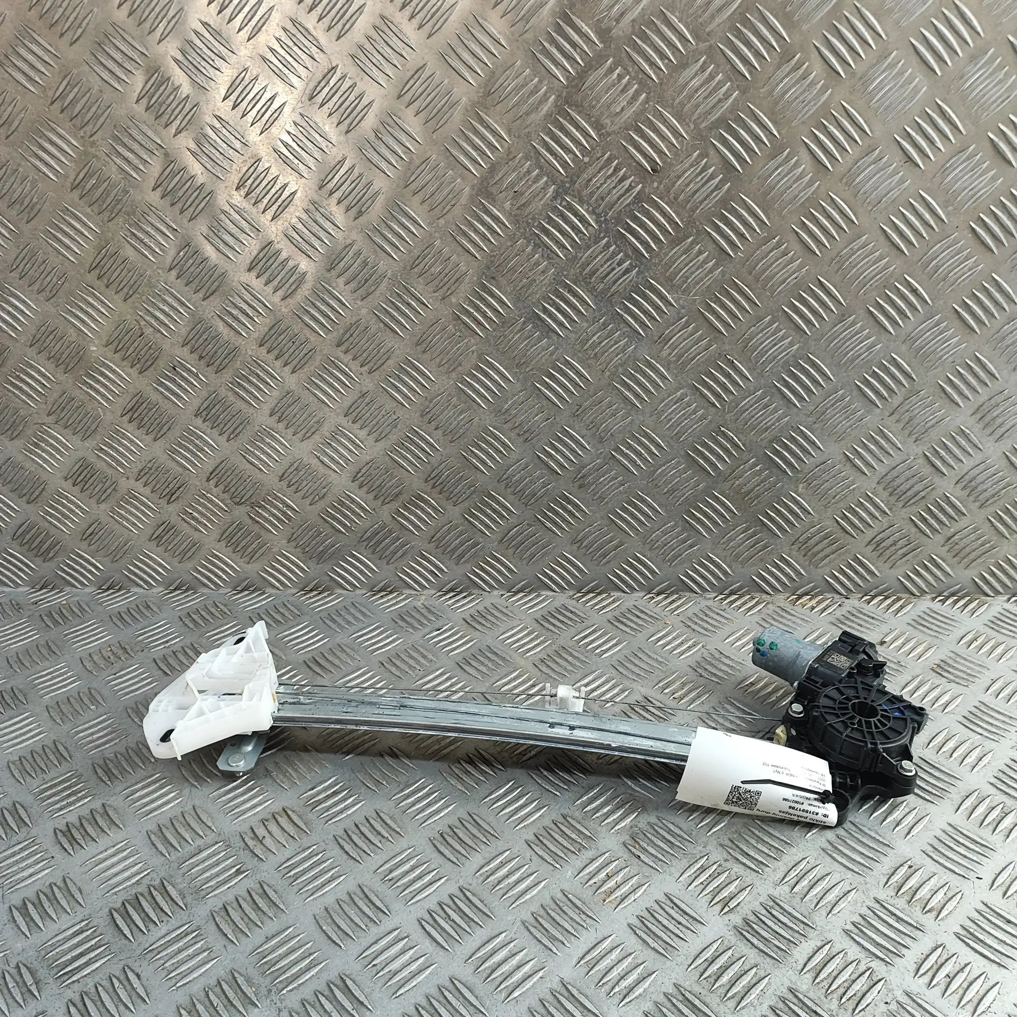 Honda HR-V / e:Ny1 Front Right Door Window Regulator 72210-3M0-J01 Front Right Door Window Regulator...