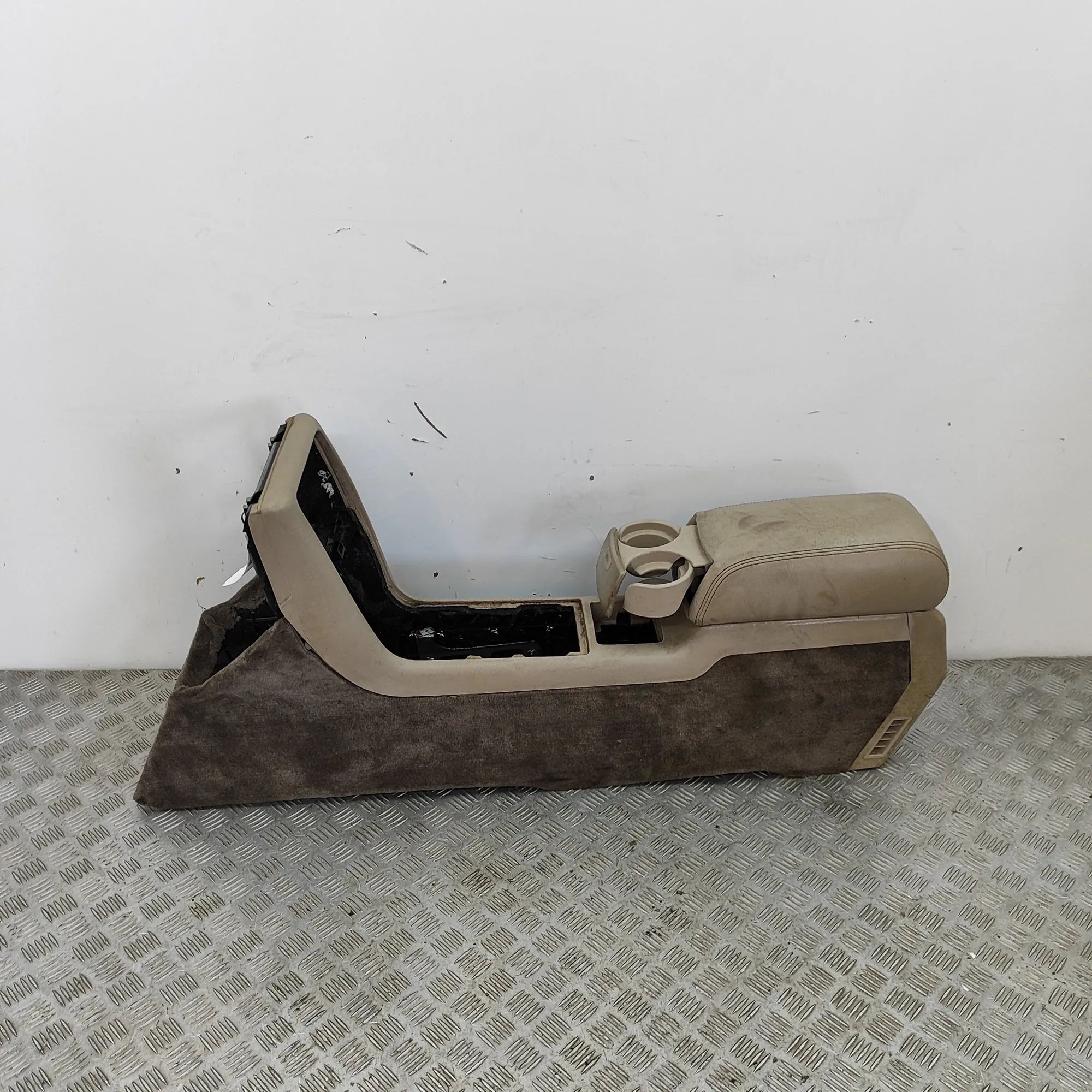 Cadillac Eldorado center console Center Console CADILLAC ELDORADO (Coupe) (1991-...