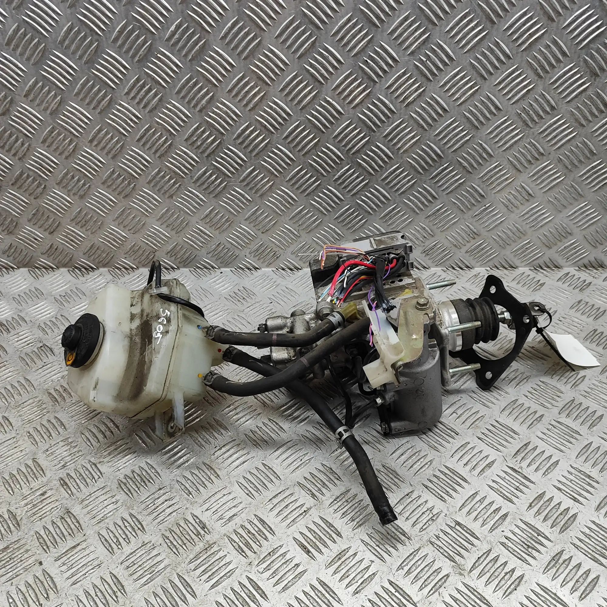 Toyota Prius+ Brake Servo Booster 47270-47030, 47050-47290 Brake Servo Booster TO...