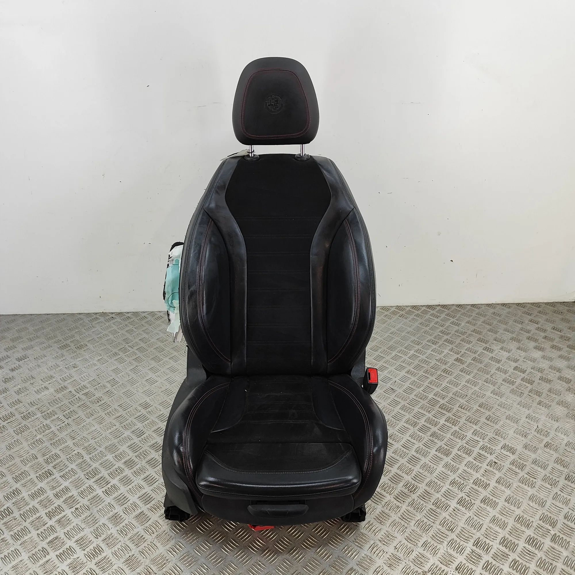 Alfa-Romeo Stelvio Front Right Seat 52086456 Front Right Seat ALFA ROMEO STELVIO (9...