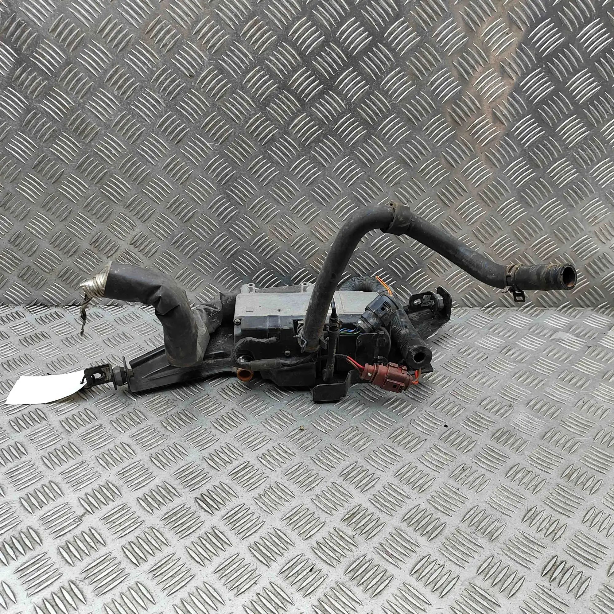 Porsche Panamera Webasto Auxiliary Heater 97057275100, 97057220515 Webasto Auxiliary Heat...