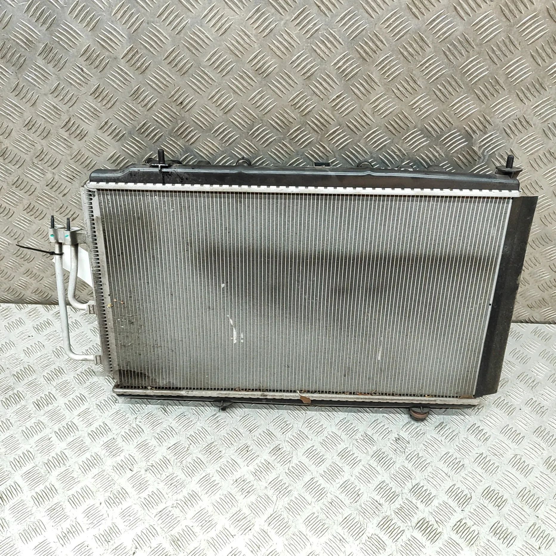 Peugeot 2008 Cooling Radiator Pack 982111158A, 9827255780 Cooling Radiator Pack PE...