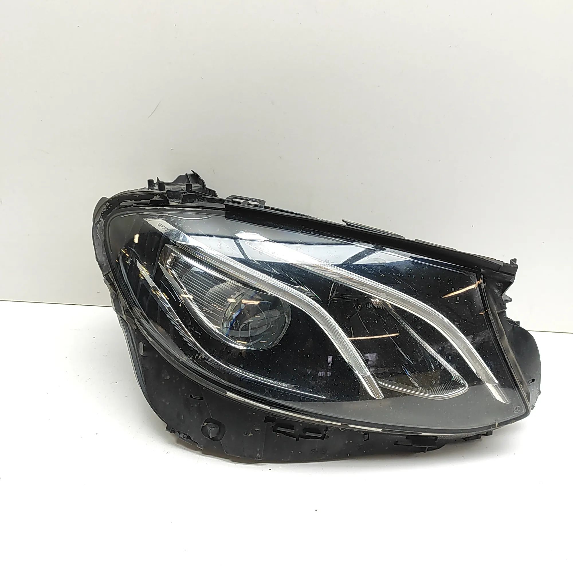 Mercedes-Benz A (W176) Front Right Headlight A2139064204 Front Right Headlight MERCEDES-BENZ...