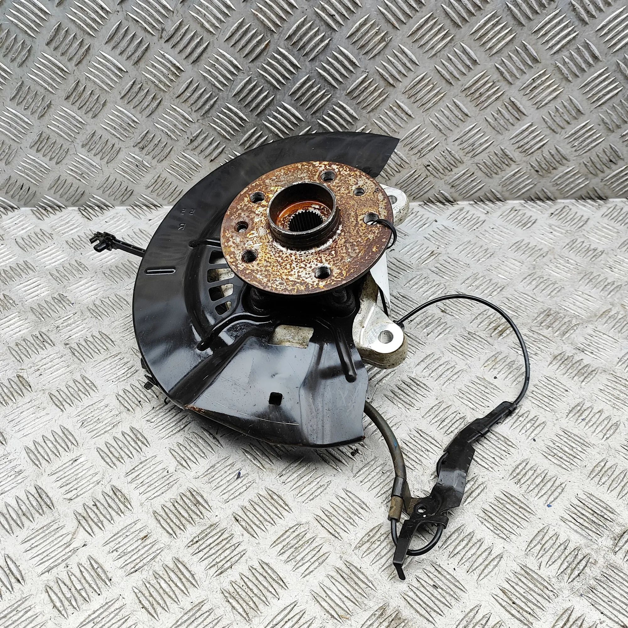 Lexus NX Front Right Wheel Hub 43330-49235 Front Right Wheel Hub LEXUS NX (II ...