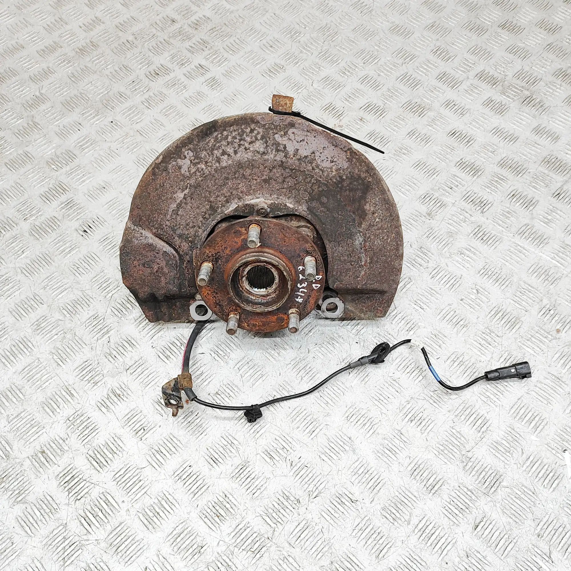 Mitsubishi Lancer Front Right Wheel Hub 3870A018 Front Right Wheel Hub MITSUBISHI LANCE...