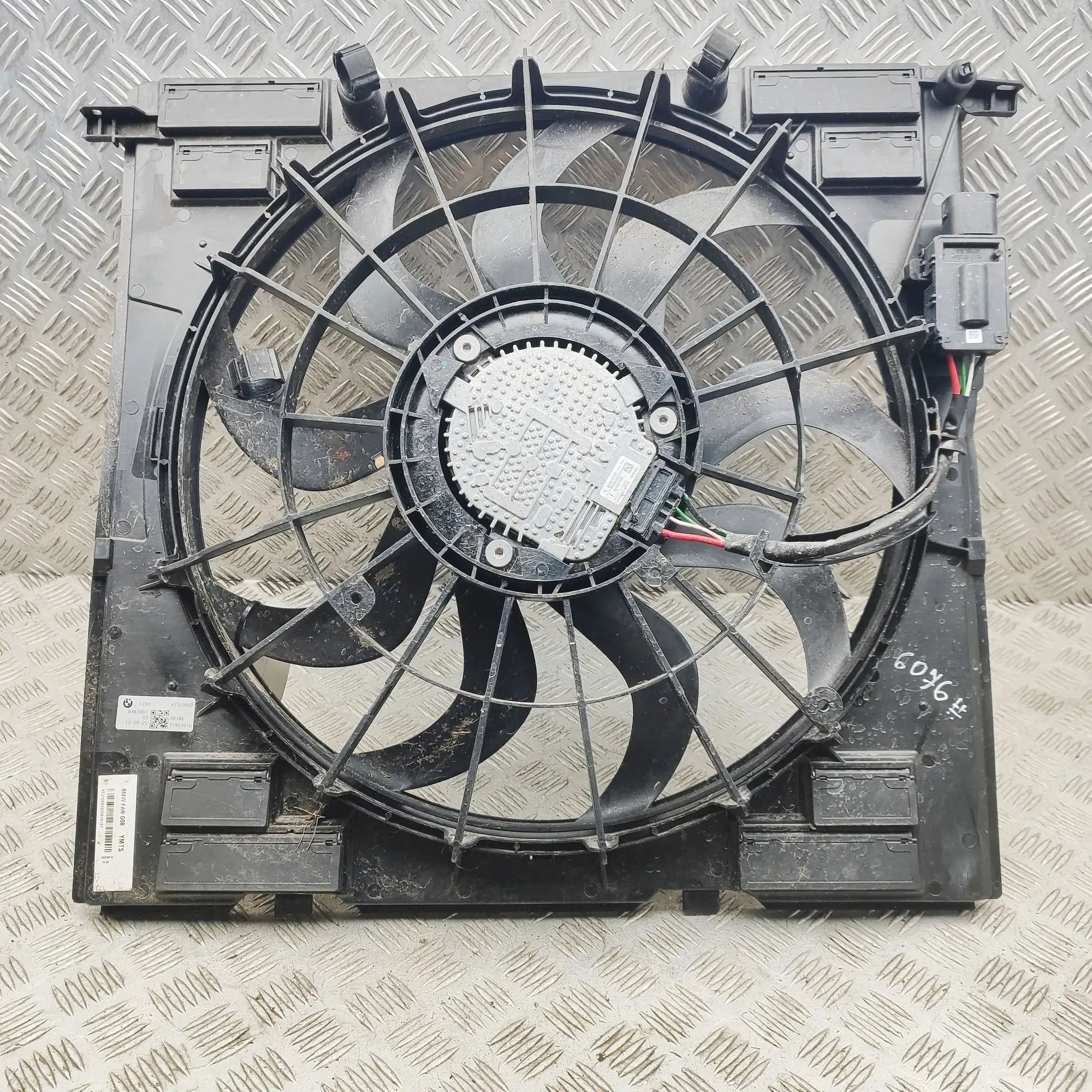 BMW X3 / iX3 (G01) Engine Cooling Fan Shroud 8686171, 8487637 Engine Cooling Fan Shroud BMW ...