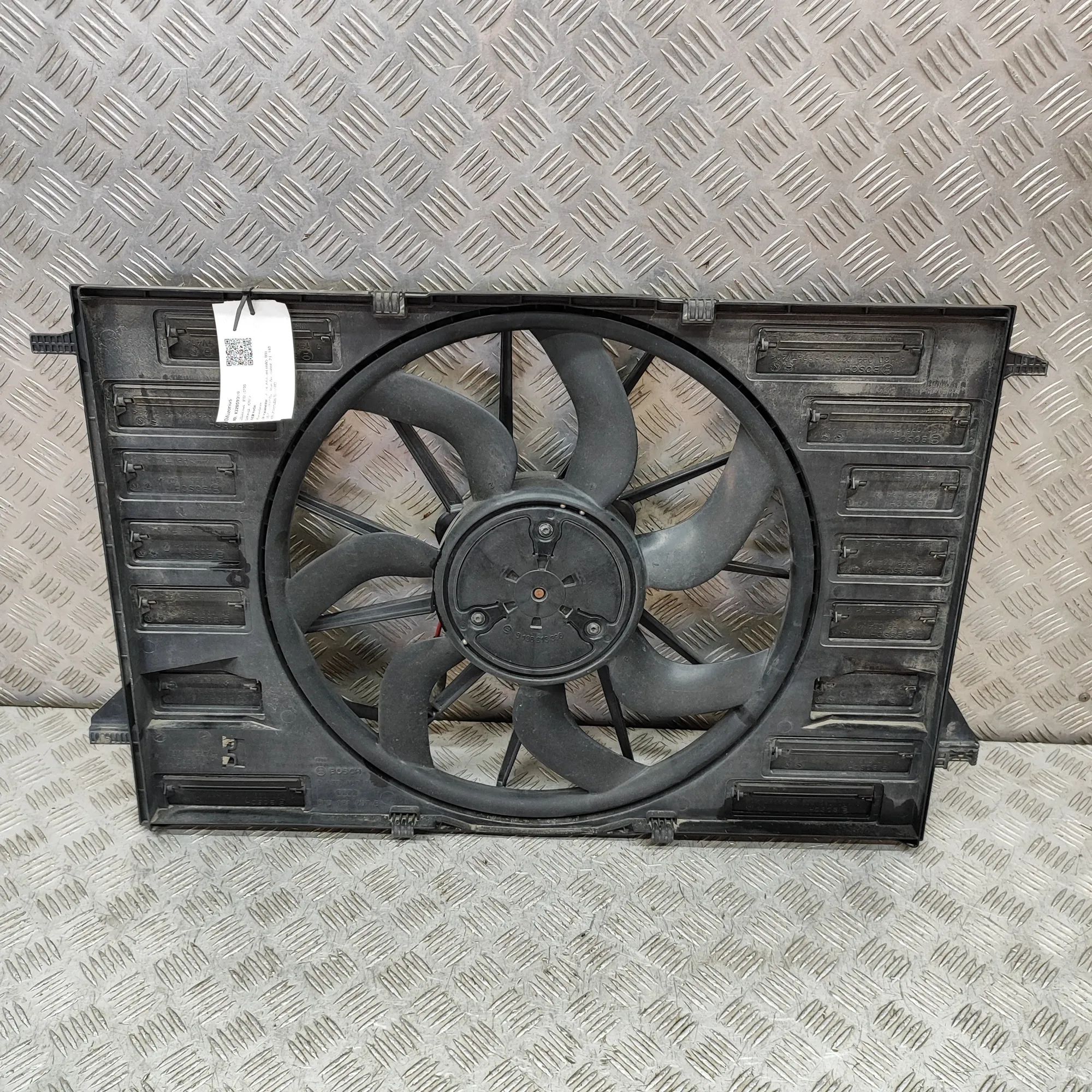 Audi A4 (B9) Engine Cooling Fan Shroud 8W0121003B, 8W0959455F, 0130707108, 0130707410 ...