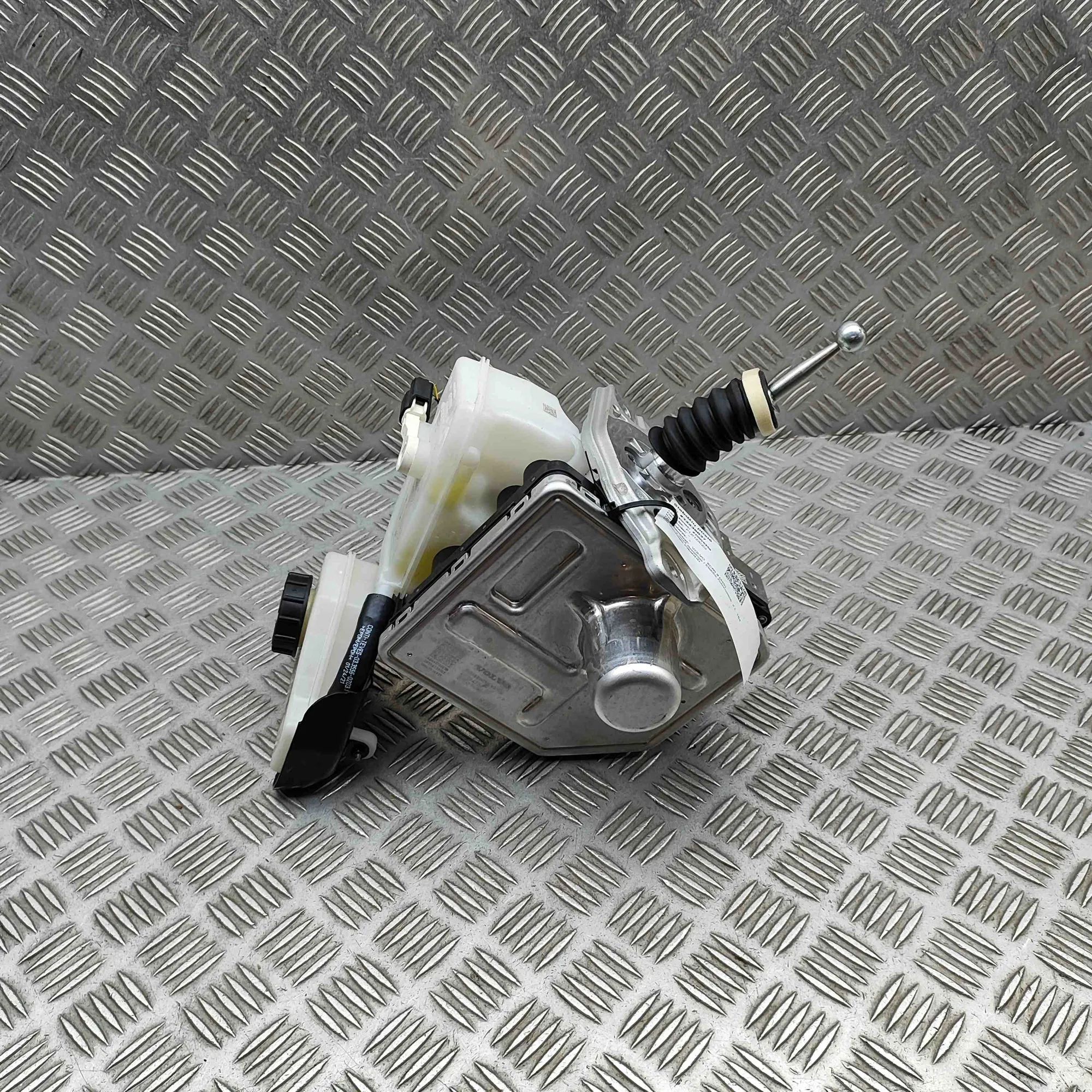 Volvo XC60 Brake Servo Booster 32384756, 32384755 Brake Servo Booster VOLVO XC...