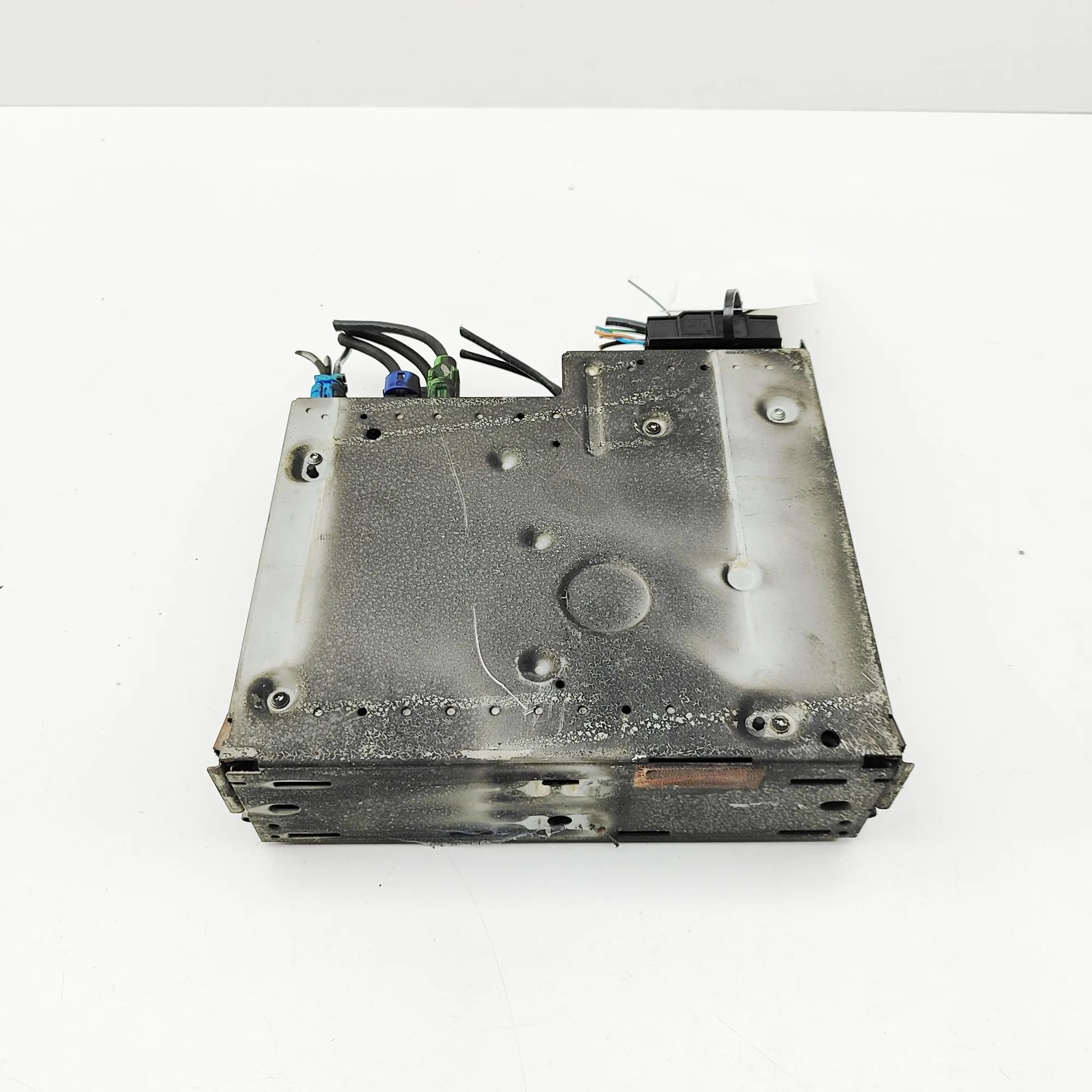 Audi Q4 e-tron Music Navi CD Radio Player Head Unit 89A035043M Music Navi CD Radio Player Head Unit...