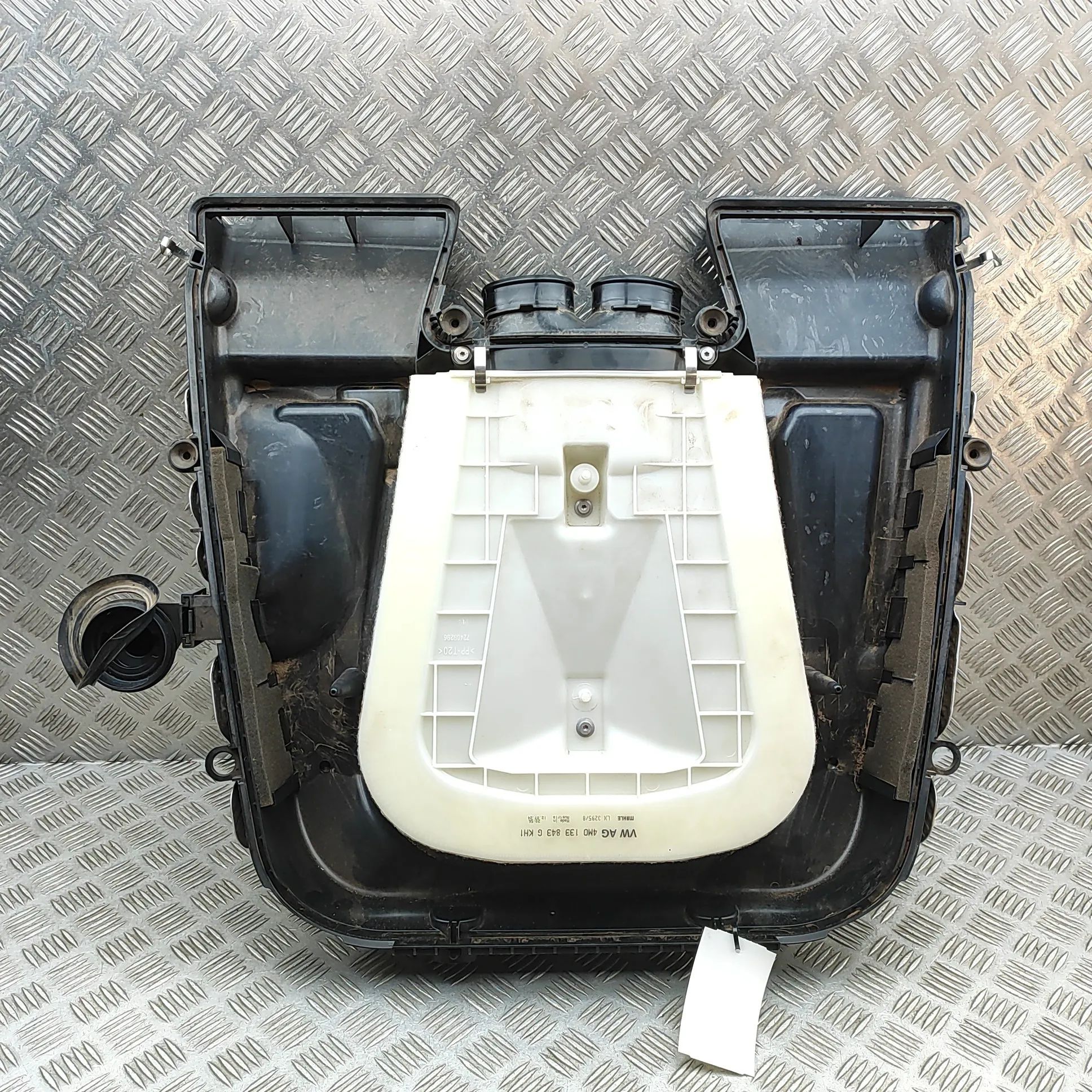 Porsche Cayenne Air Filter Box Lower Part 4M0133843G, 4M0133835K Air Filter Box Lower Par...
