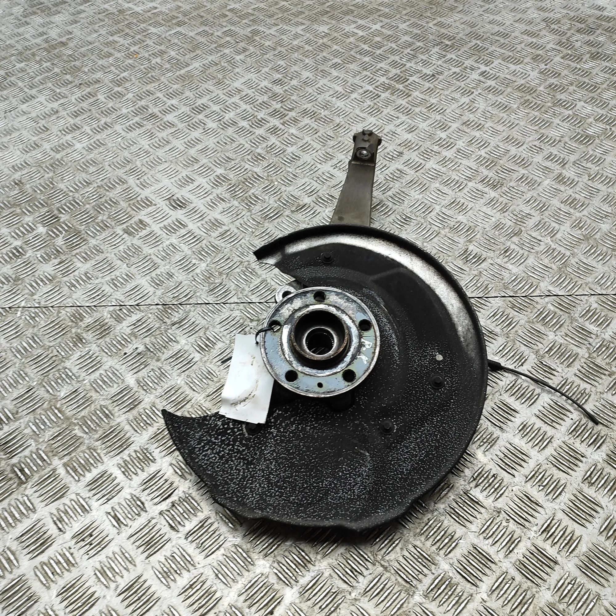 Volvo S60 Front Left Wheel Hub 31476315 Front Left Wheel Hub VOLVO V60 (II 225...