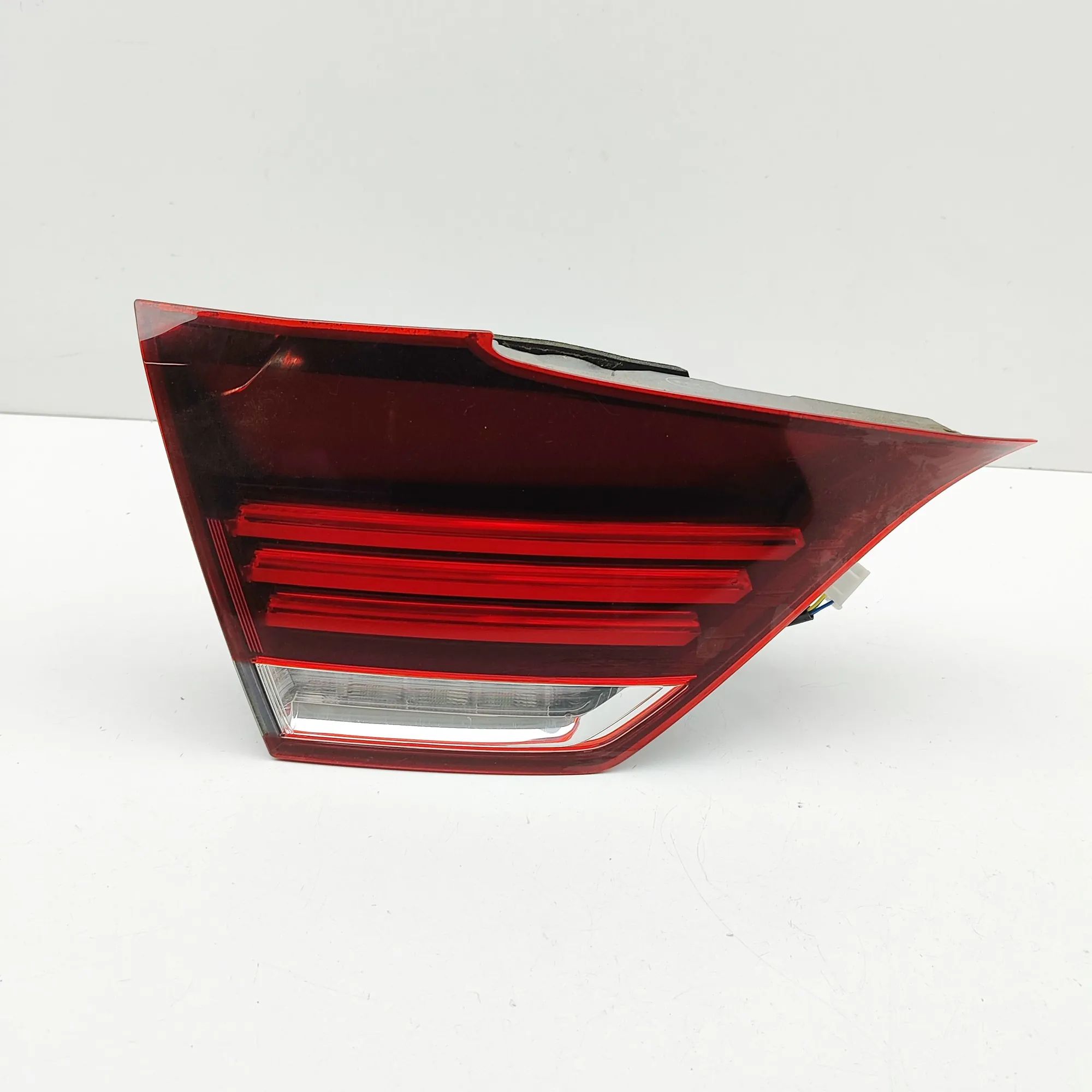 Lexus LS Left Side Tailgate Tail Light