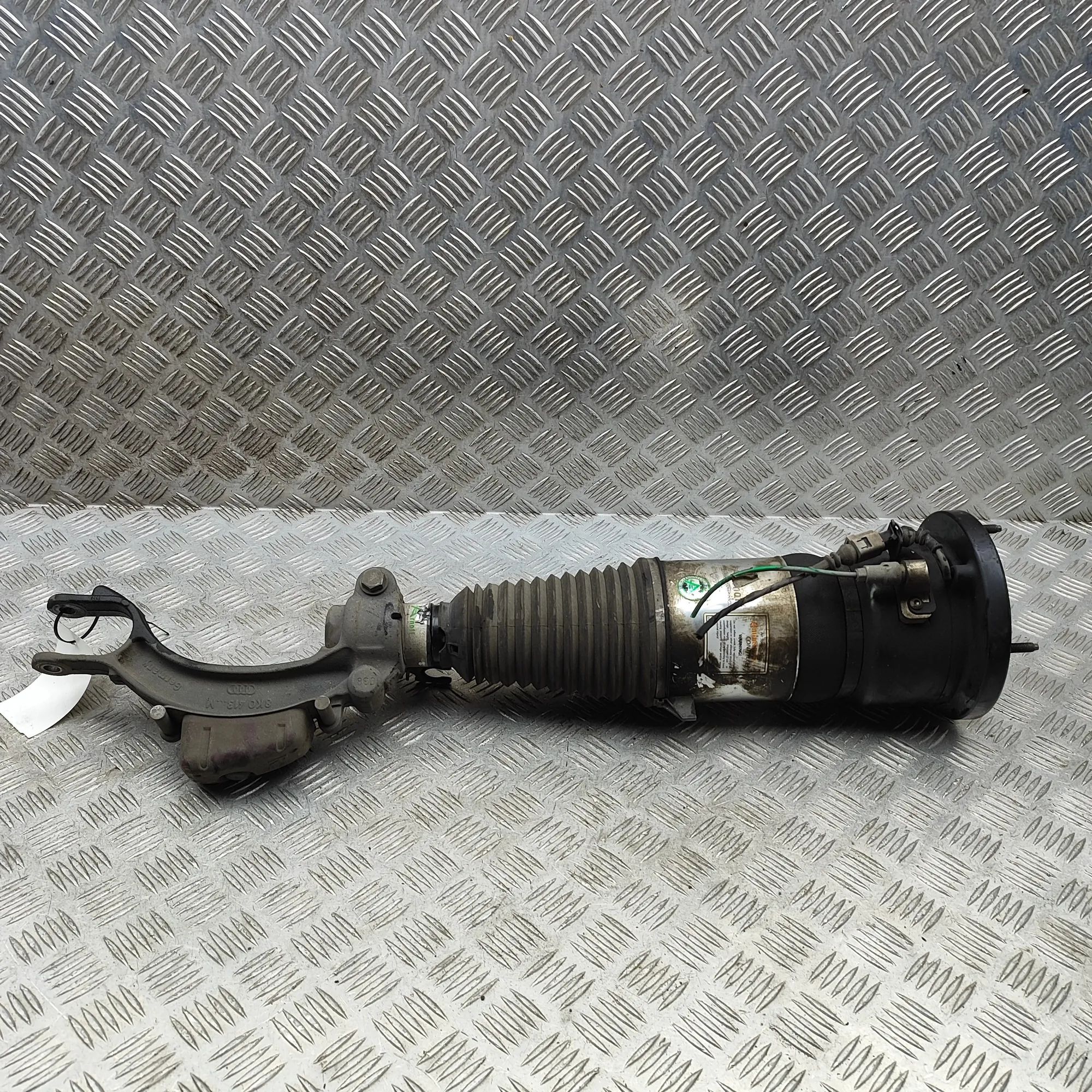 Audi A6 (C7) Front Right Air Shock Absorber AS-3309, 4G0616039AL Front Right Air Shock Abso...