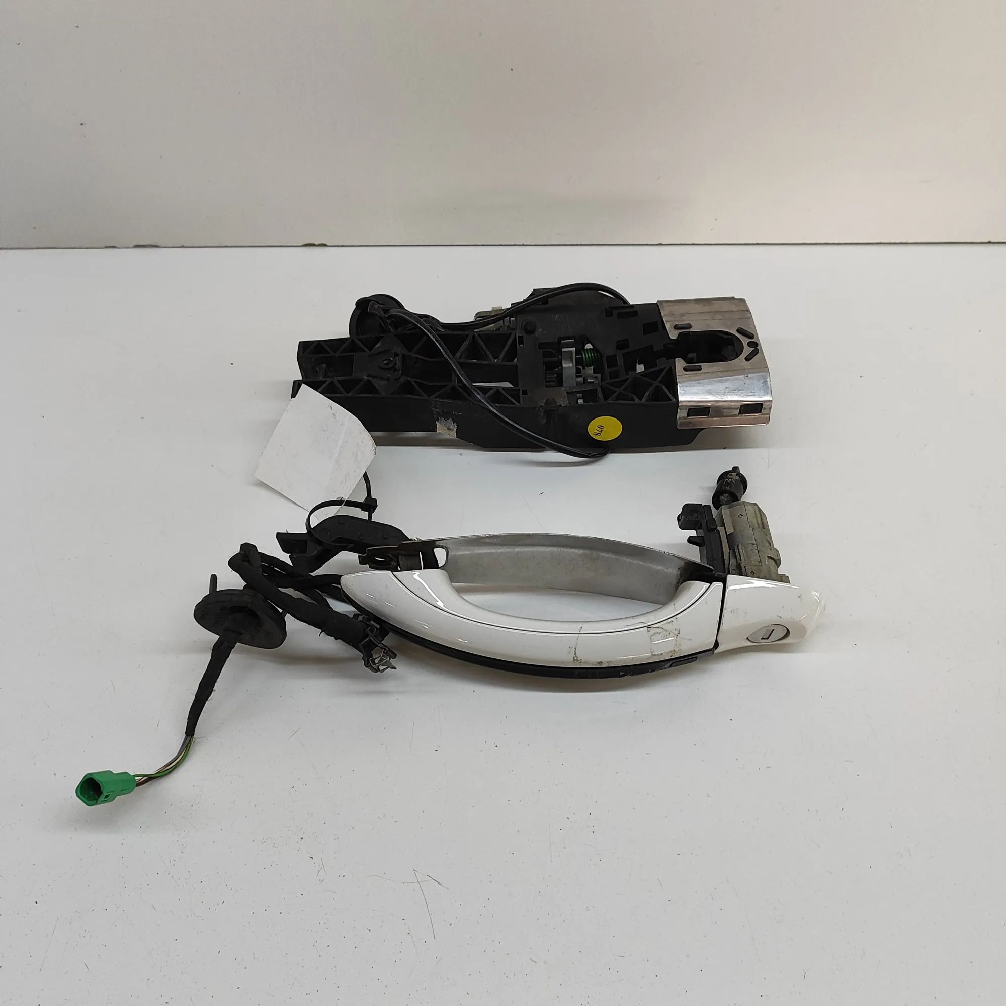 Bentley Continental GT, GTC, Flying Spur Rear Left Door Exterior Handle 4W2837886C, 3W2837886C, 3W3837205 Rear Left Doo...