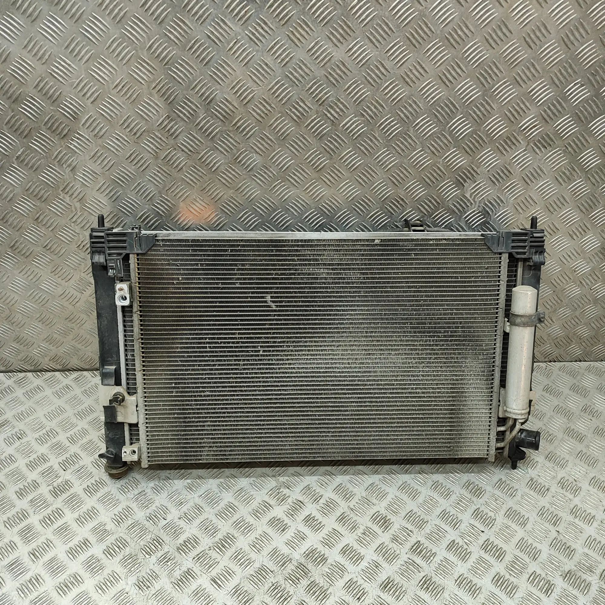 Mitsubishi Lancer Cooling Radiator Pack 1355A087, 7812A030, 1350A297 Cooling Radiator P...