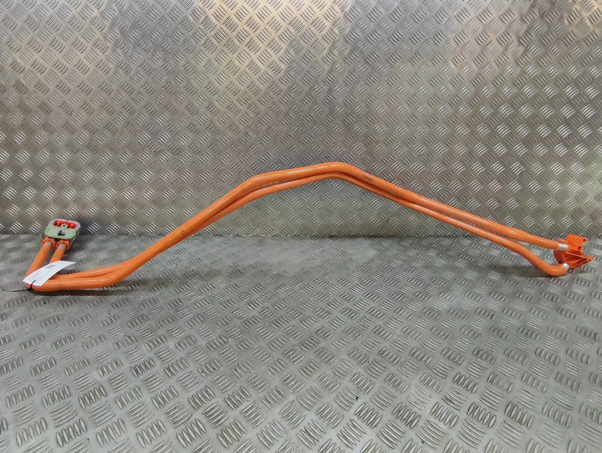 Tesla Model Y Battery Charging Cable 1501773-69-B Battery Charging Cable TESLA MODEL...