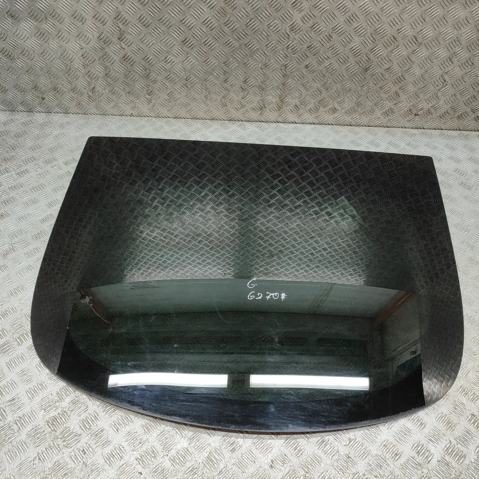 Tesla Model Y Rear Window glass 1619890-00-C Rear Window Glass TESLA MODEL Y (2...