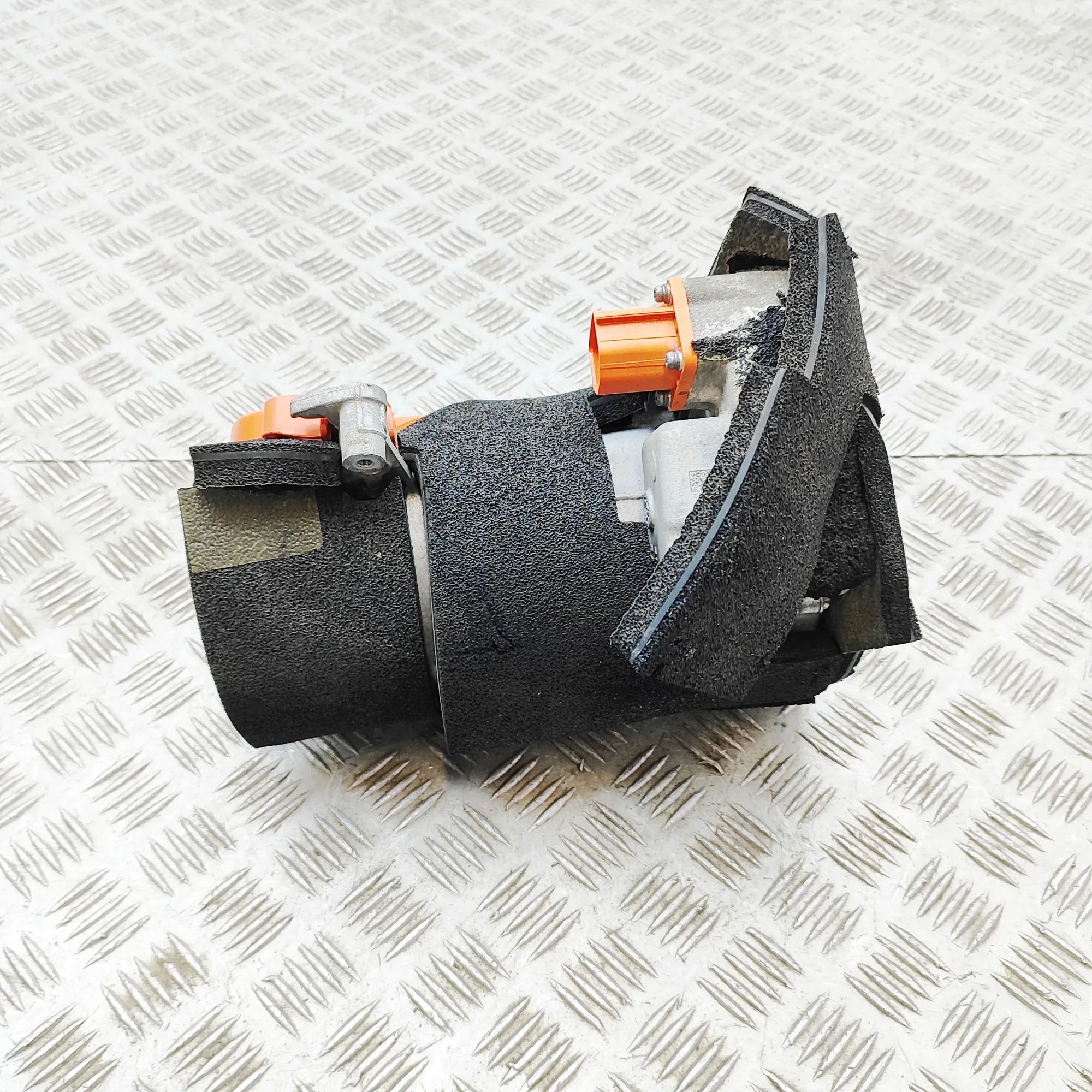 Tesla Model 3 Air Condition A/C Pump 1507971-00-B Air Condition A/C Pump TESLA MODEL...