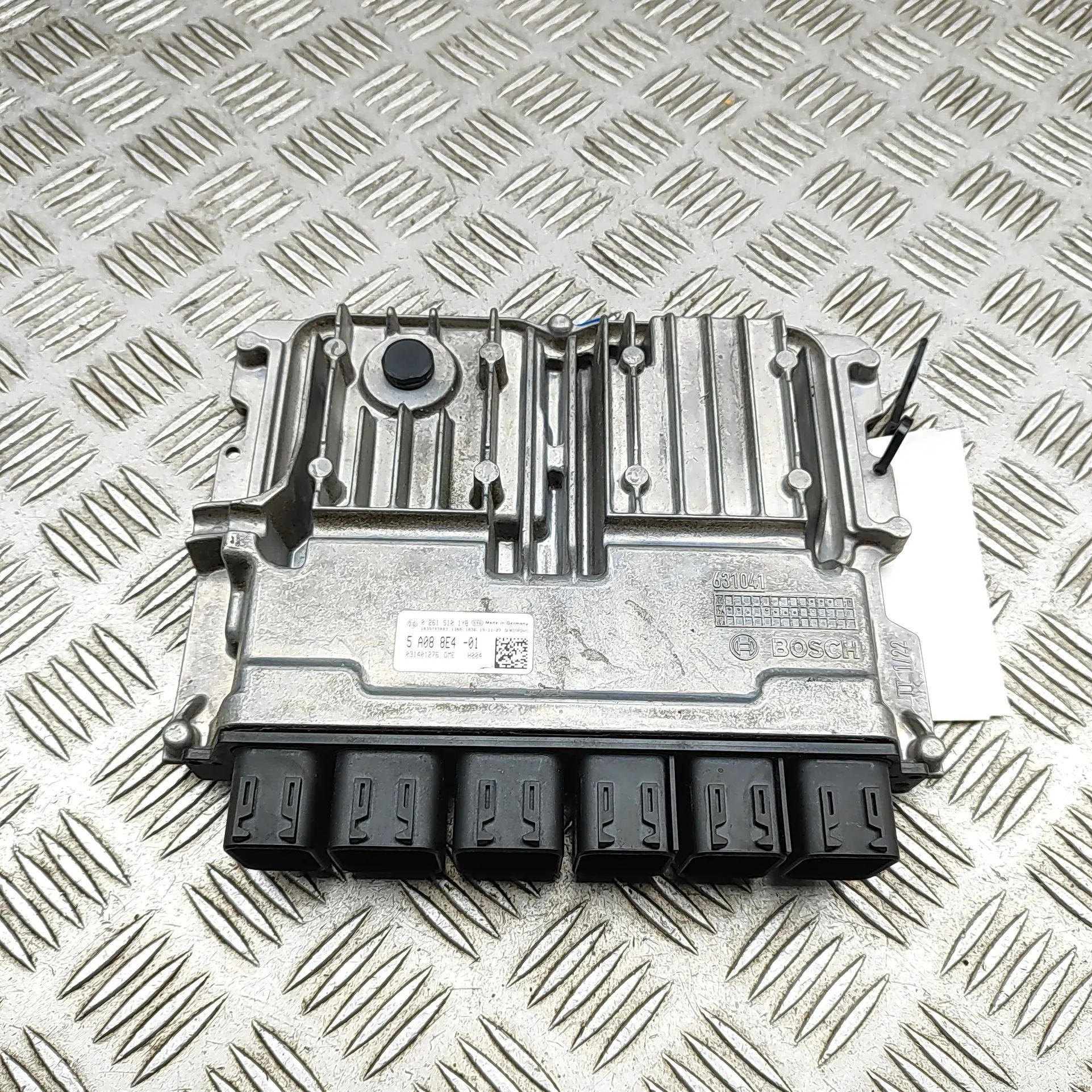 BMW 3 (G20 / G21) Engine Control Unit 0261S101Y8, 1039T43883, 5A088E4 Engine Control ...