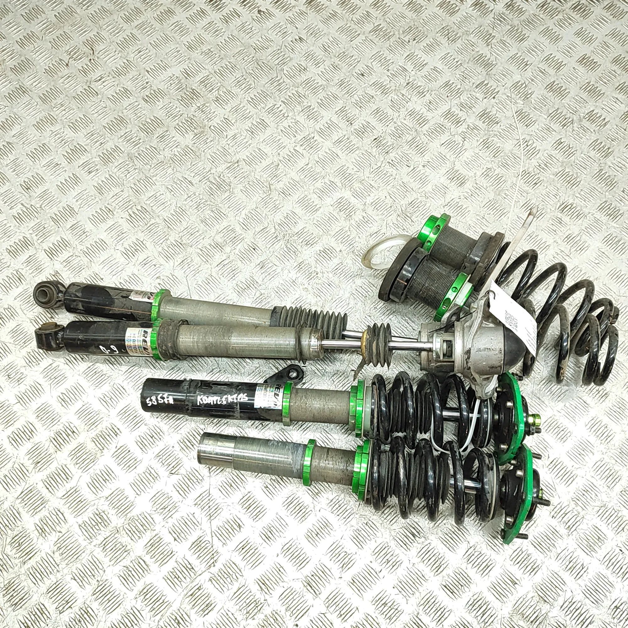 Audi A3 (8V) Shock Absorber Set REV9, R9-HPX-1005 Shock Absorber Set AUDI A3 (L...