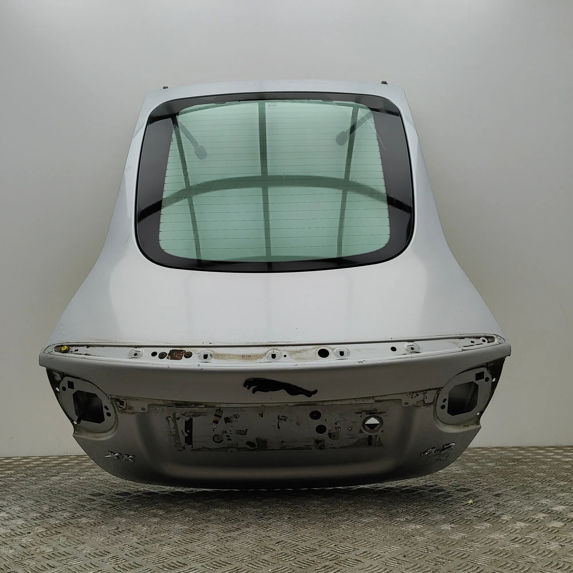 Jaguar XK Tailgate Bootlid DW8M-40400-AA, C2P25393 Tailgate Bootlid JAGUAR...