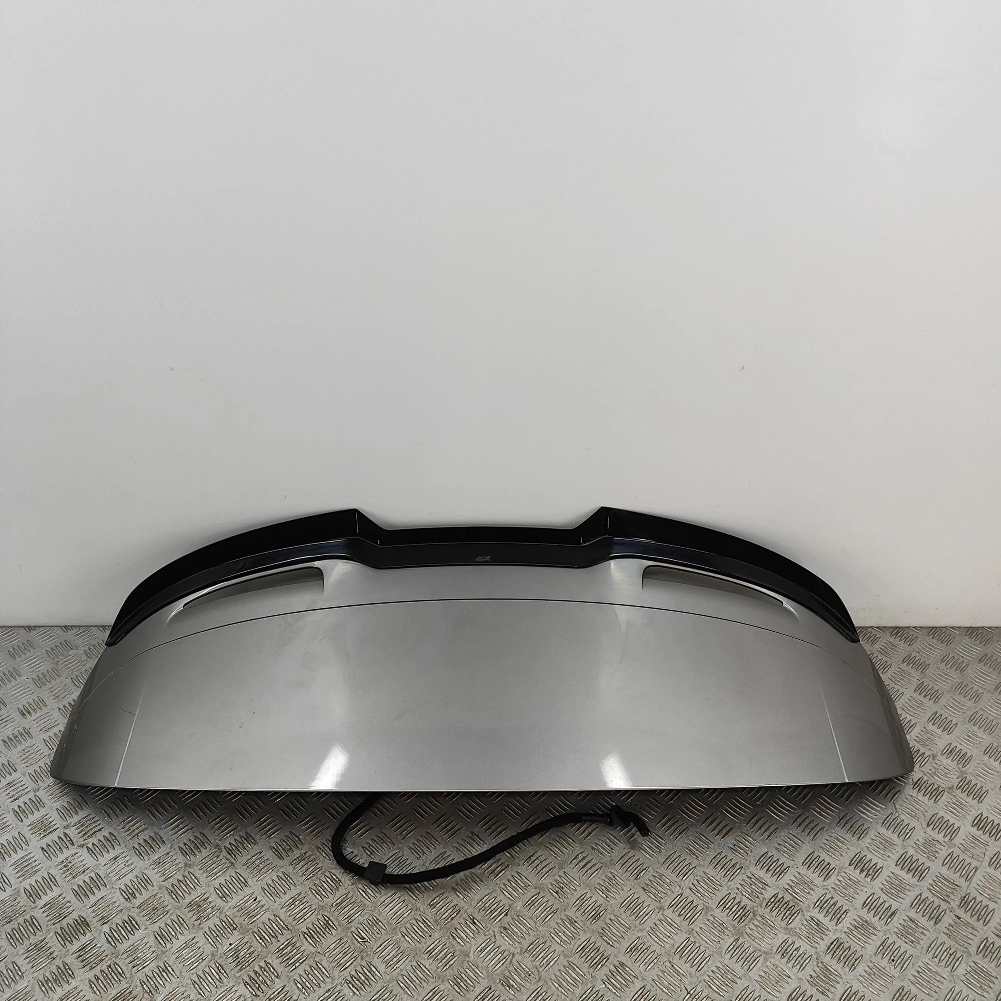 Maserati Levante Tailgate Bootlid Spoiler 670040267 Tailgate Bootlid Spoiler MASERATI LEV...