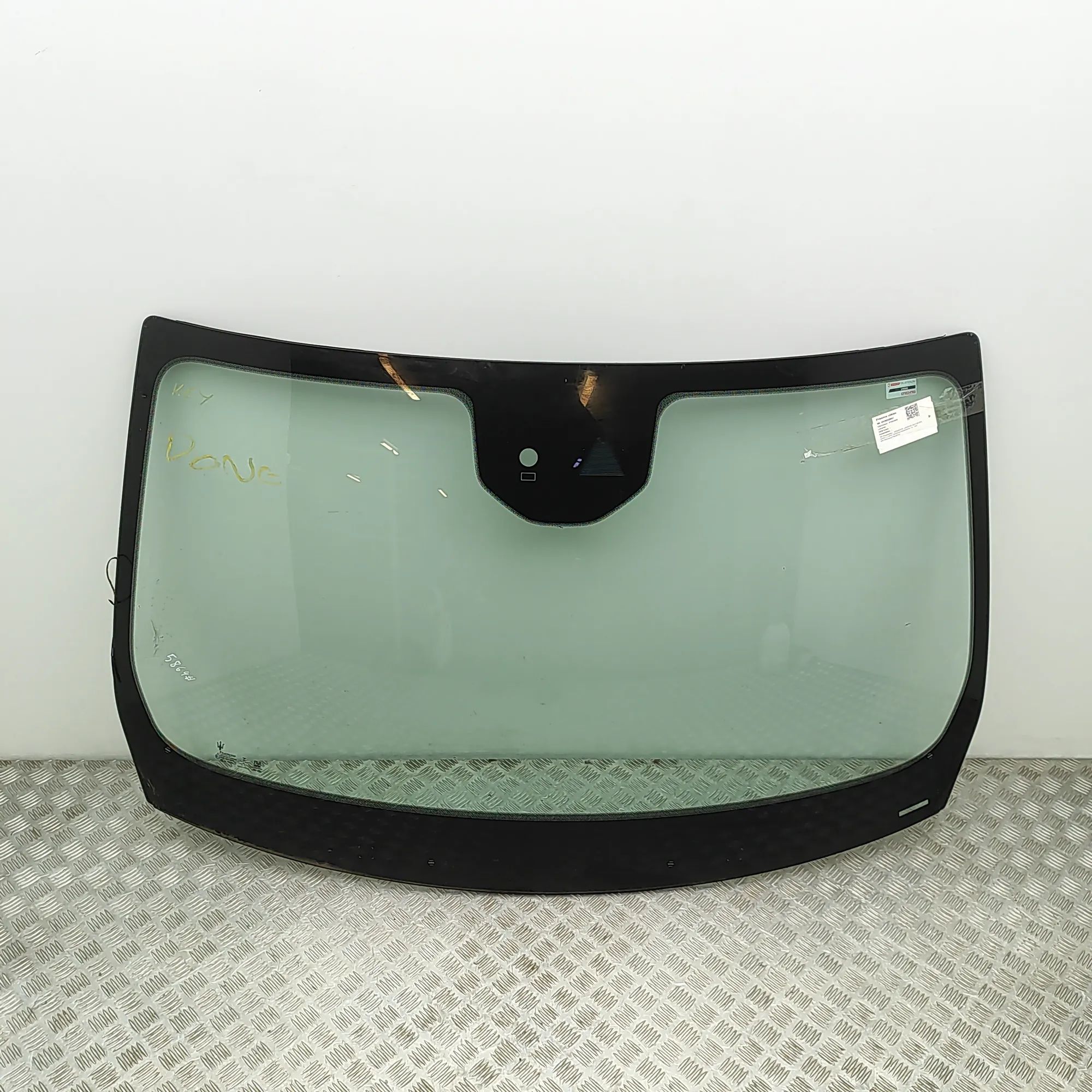 Maserati Levante Front Windshield 670106481 Front Windshield MASERATI LEVANTE (SU...