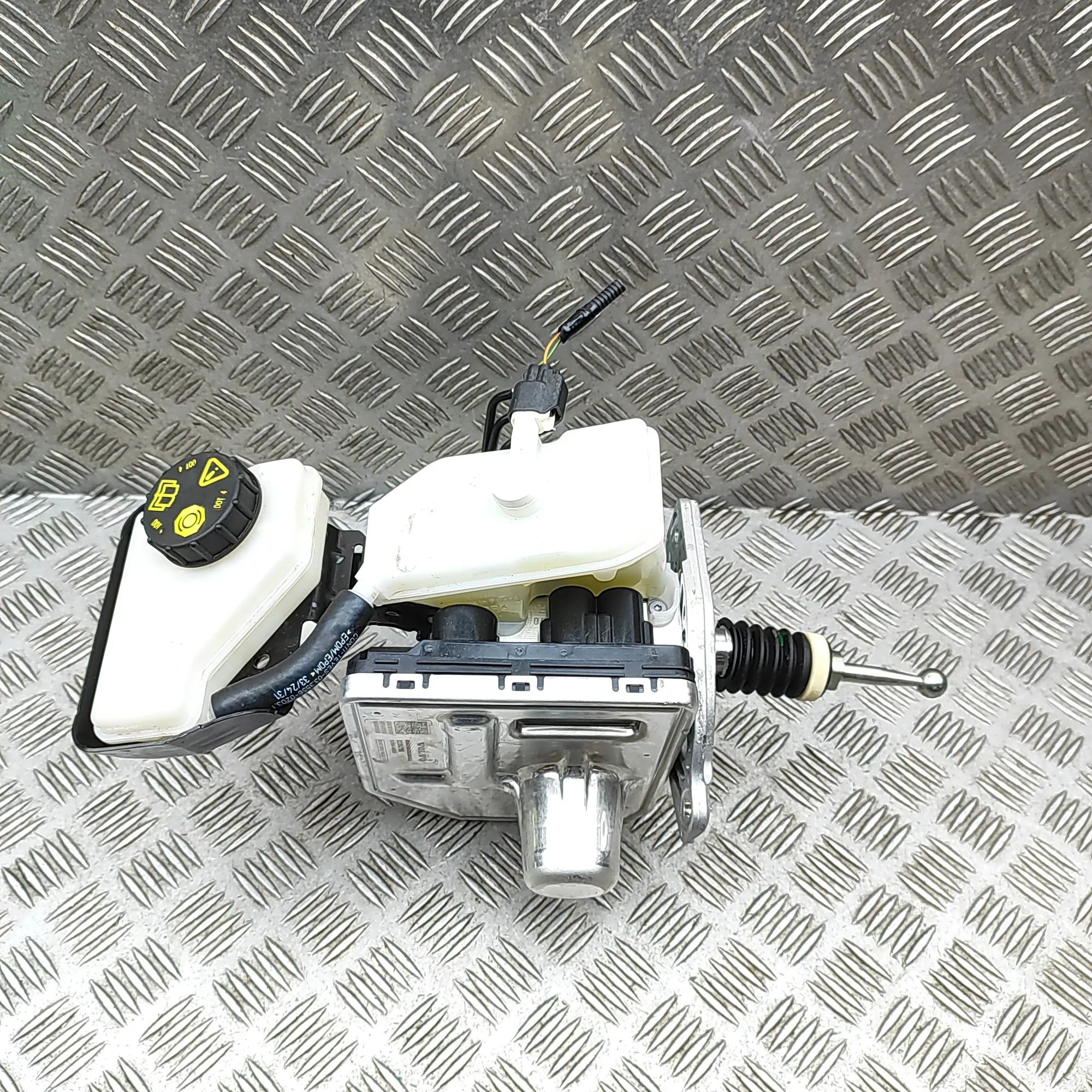 Volvo XC90 Brake Servo Booster 32384756, 32333640, 32384755 Brake Servo Booste...