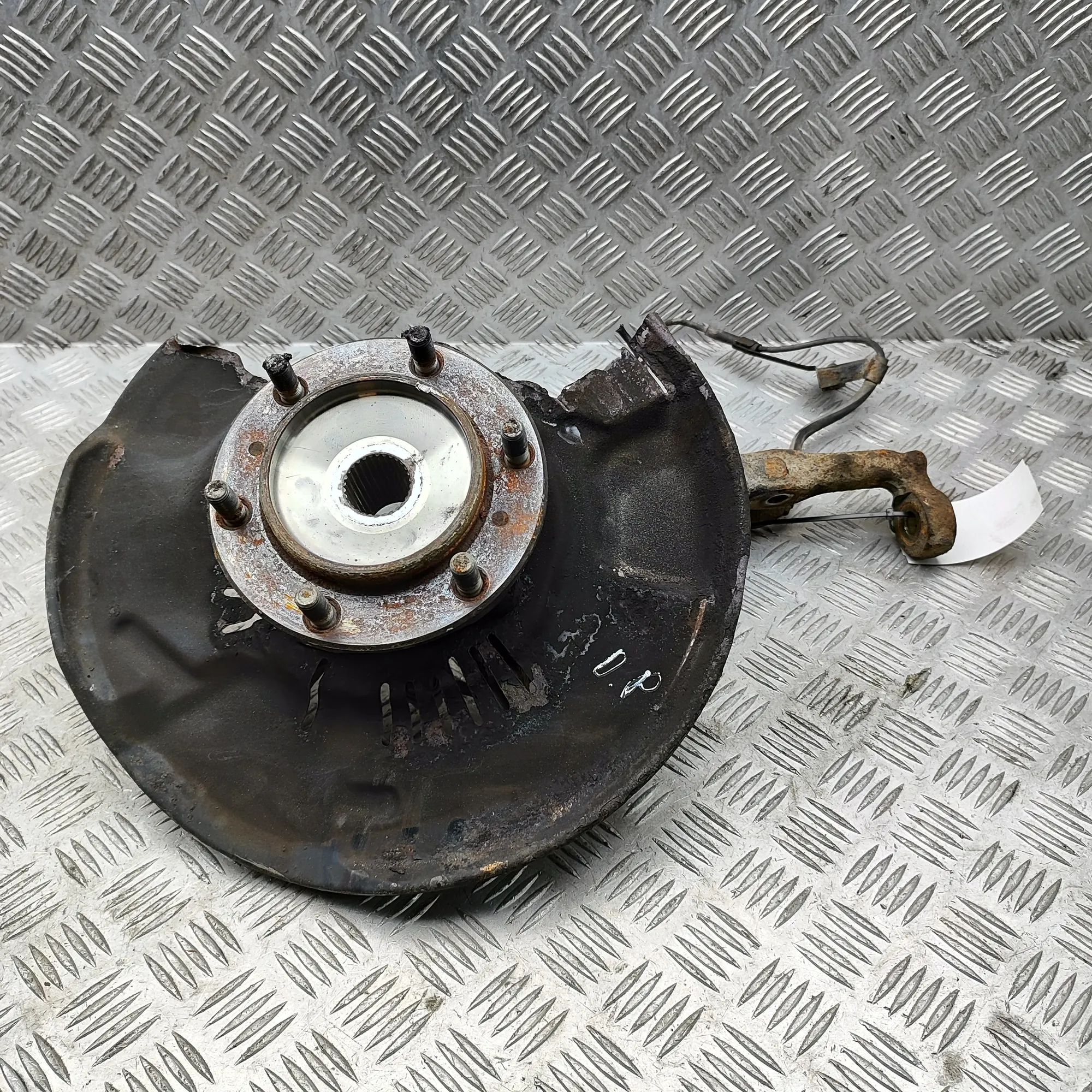 Toyota Land Cruiser 150 Front Right Wheel Hub 43211-60240 Front Right Wheel Hub TOYOTA LAND C...