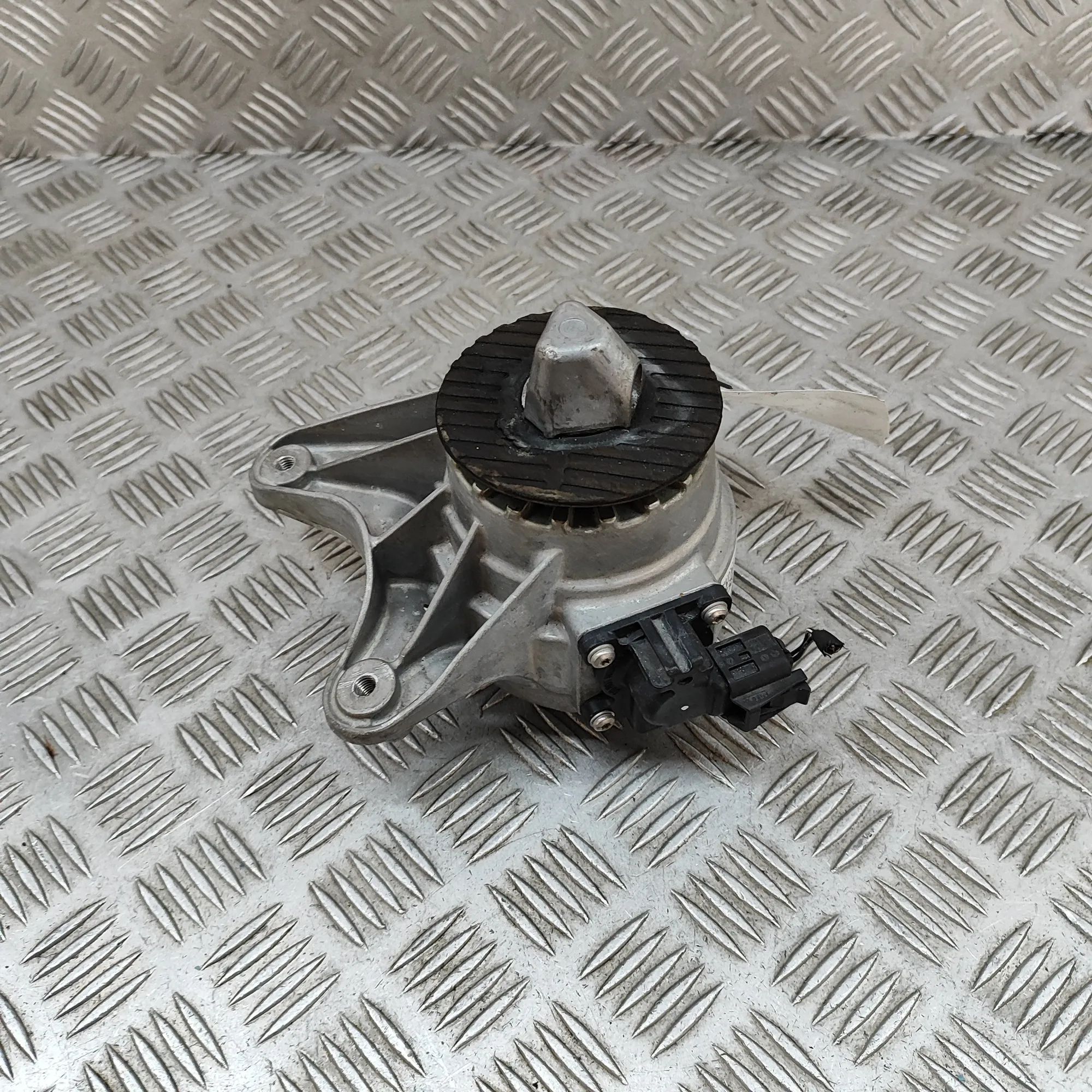 Mercedes-Benz GLE (W167) Right Side Engine Mount A1672409400 Right Side Engine Mount MERCEDES-BE...