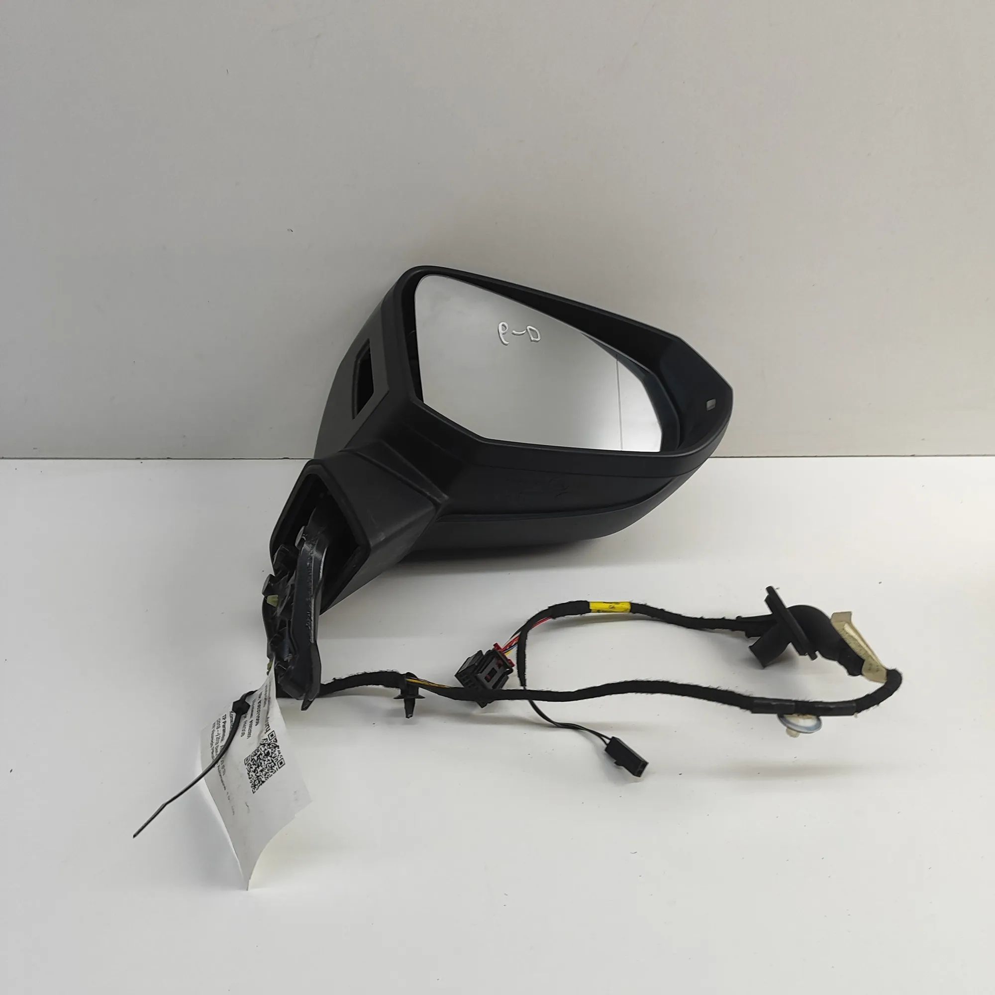 Audi Q3 (8U) Right Side Wing Mirror 83C857410G Right Side Wing Mirror AUDI Q3 (F3) ...